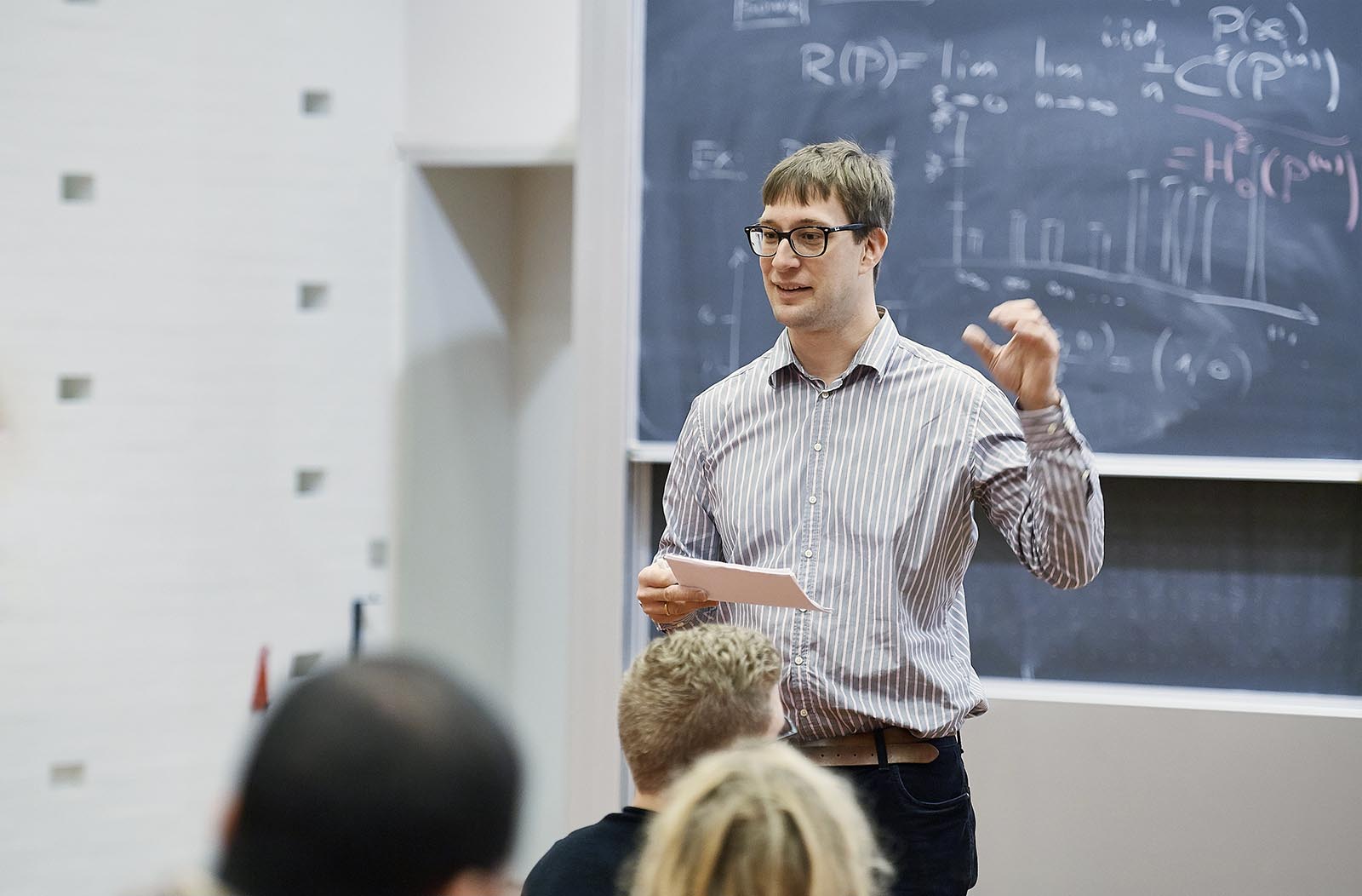 Matthias Christiandl, oprindeligt uddannet fra University of Cambridge i 2006, underviser her på KU. Hans forskningsområde hedder noget så eksotisk som kvanteinformationsressourcer.