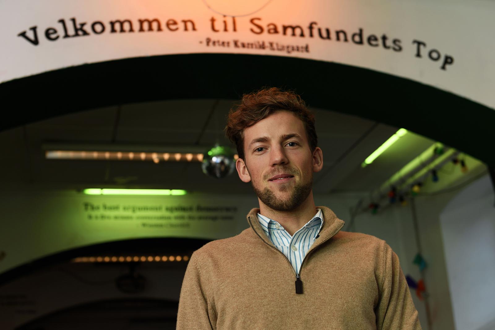 Formand for studenterforeningen Jacques D, Kristian Egløkke Østerbæk, vil ikke give de økonomistuderende skylden for hærværket. Han er bare træt af, at han skal rydde op efter det. 