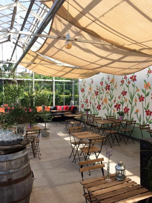 Enjoy your coffee in green surroundings at Café Væksthuset, Frederiksberg Campus.