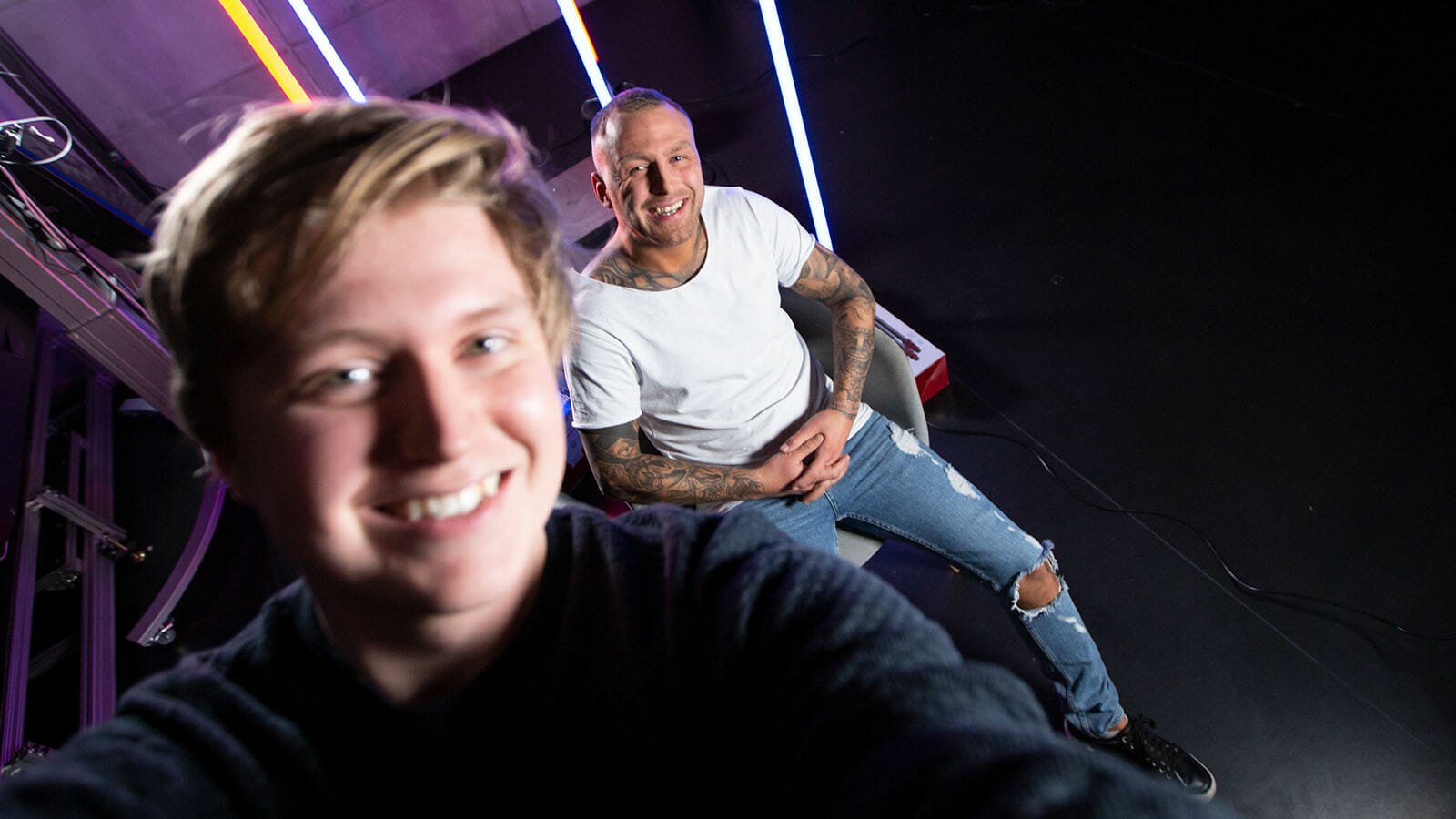 Kristian Selch Larsen på optagelse til et kommende tv-show med Lenny Pihl, der vandt Paradise Hotel 2018.