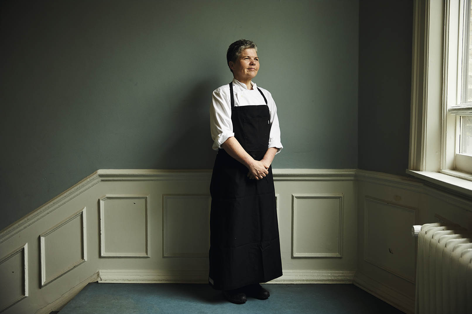 Siden hun begyndte som kantinedame i Gimle for et år siden, har Lise Lotte Olsen firedoblet antallet af spisende i kantinen.