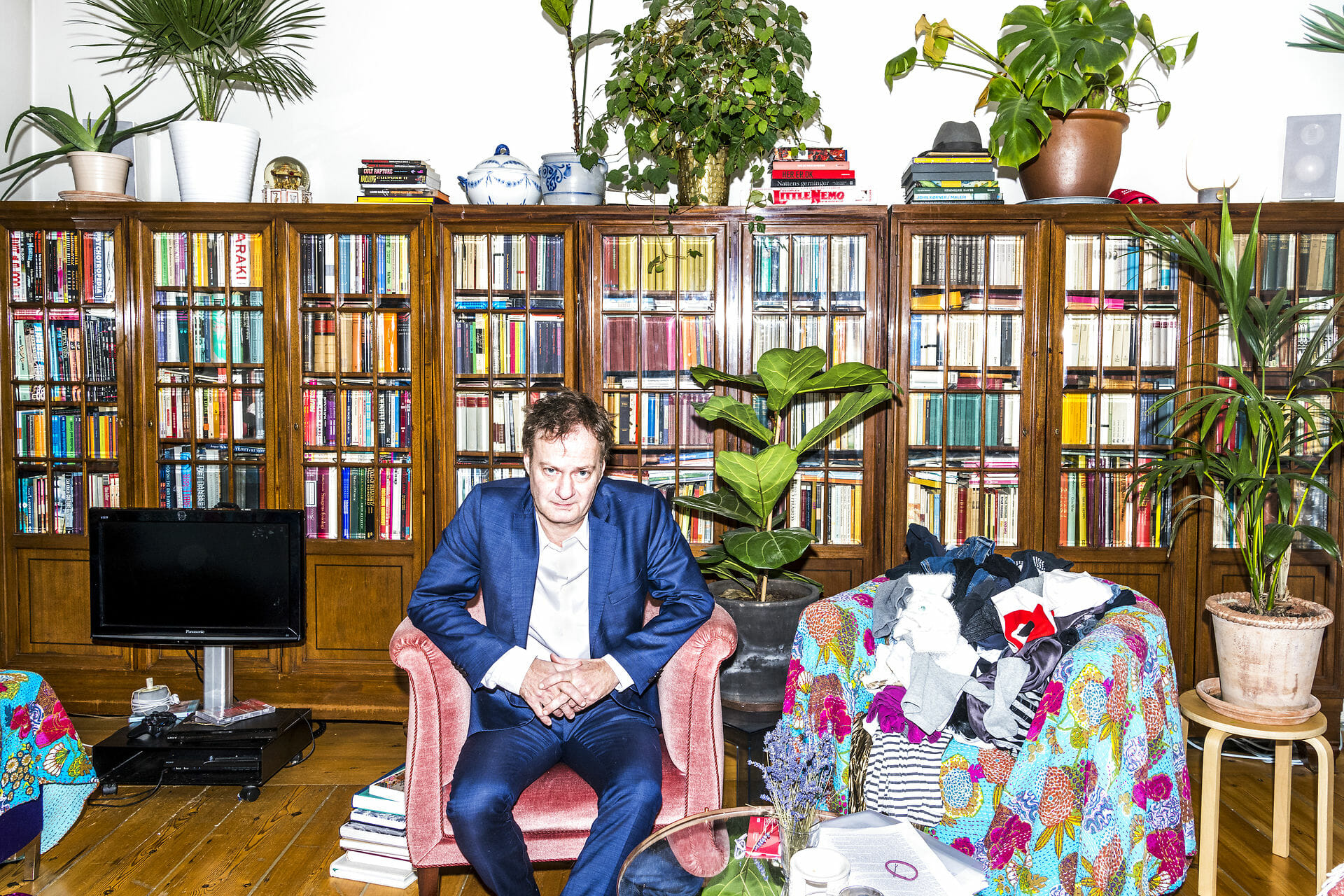 »Den frie kritiske forskning, som er uhildet, og som ikke er interessestyret, men sker ud fra videnskabelige principper, er blevet stækket i en grad, så man nærmest må spørge sig selv, hvad der sker,« siger Knud Romer.