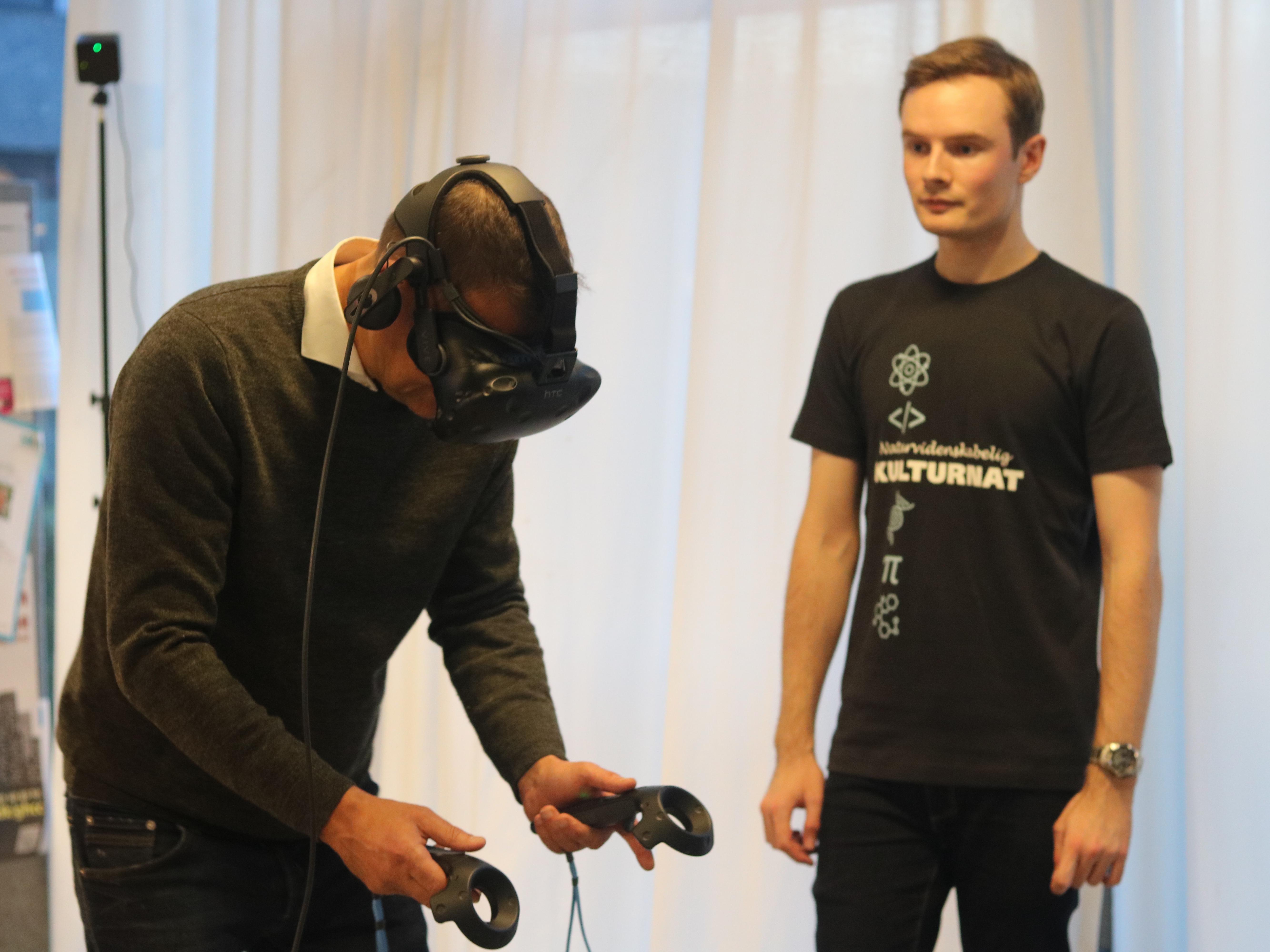 Deltag i et virtual reality-forsøg til Kulturnatten på Datalogisk Institut. Billedet er fra sidste års kulturnat.