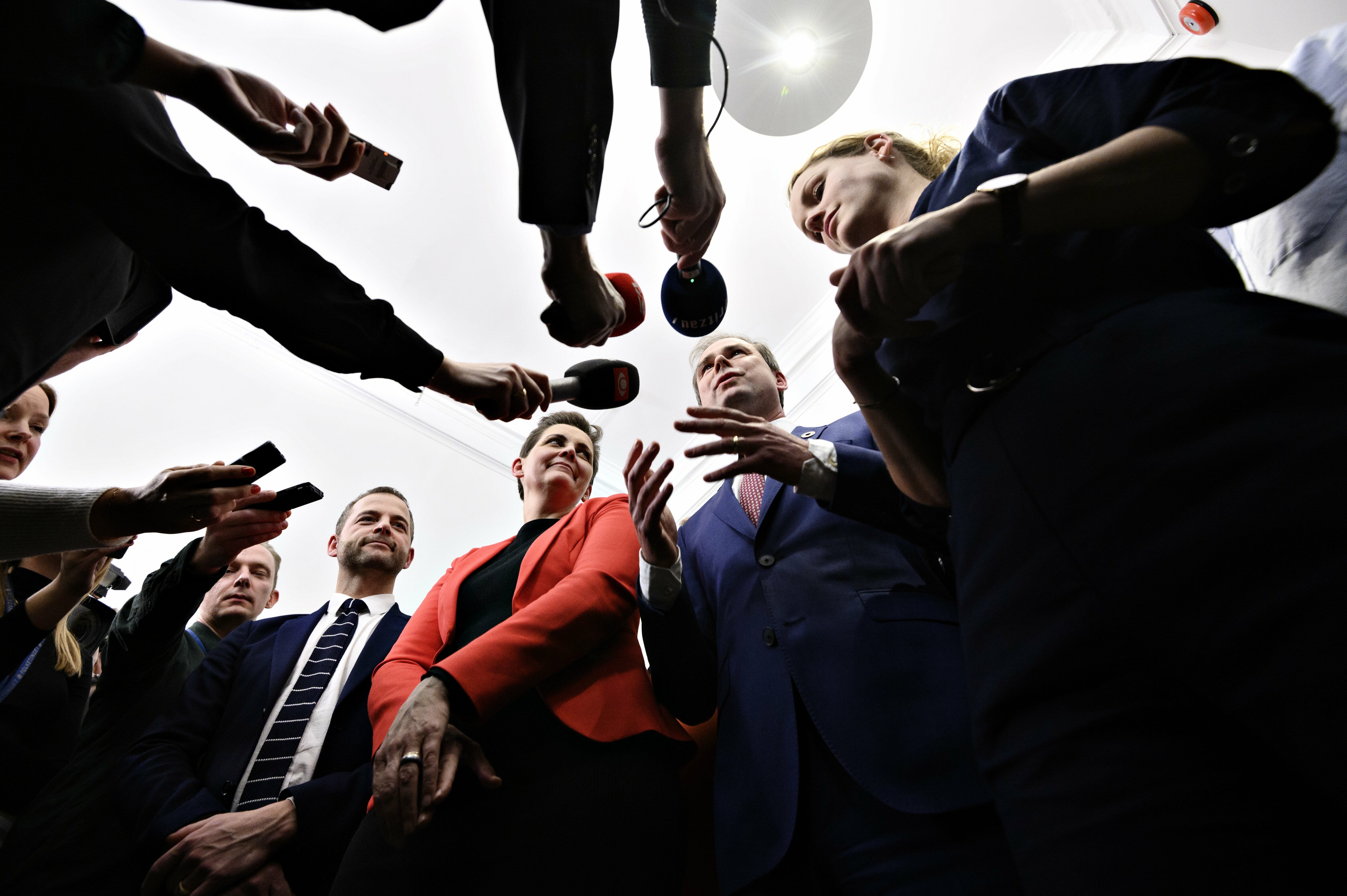 Finansminister Nicolai Wammen (S) samt Morten Østergaard (RV), Pia Olsen Dyhr (SF), Pernille Skipper (Enh.) og Uffe Elbæk (Alt.) og ordførere, da Regeringen, Enhedslisten, SF, Radikale og Alternativet præsenterer aftale om finansloven 2020 i Finansministeriet, mandag den 2. december 2019.