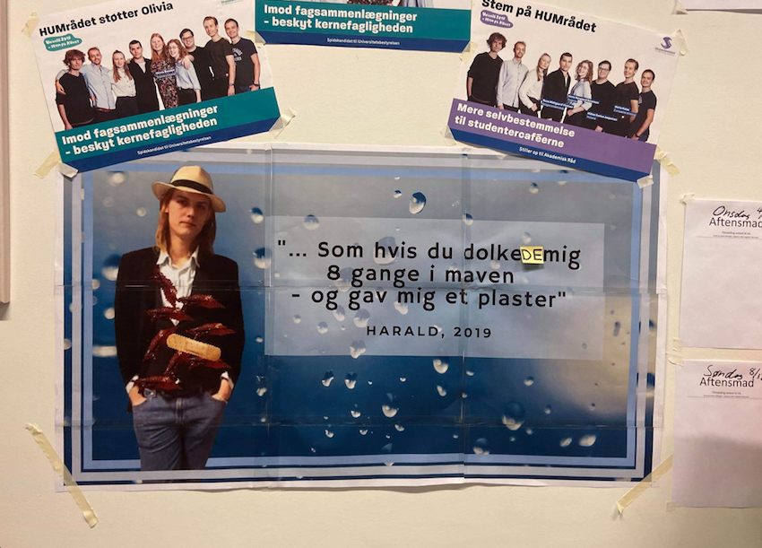 I Debatten sammenlignede Harald Toskværd Socialdemokratiets politik med at dolke nogen otte gange i maven. Det citat havde resten af blokaden printet ud inden Toksværd var nået hjem fra DR-byen til Søndre Campus. 