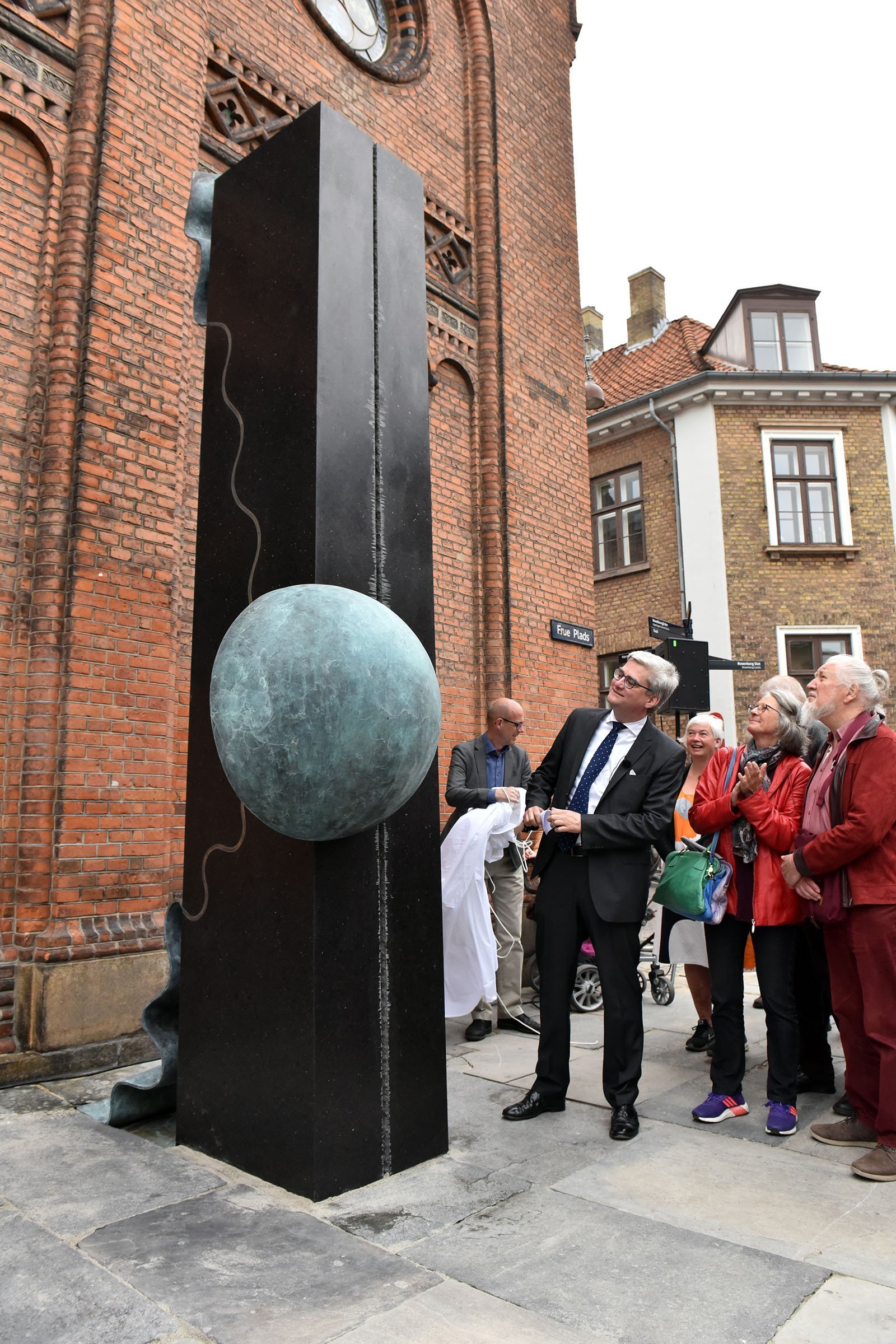 Sculpture revealed in 2017. Due to a complete lack of institutional support during her life the true scope of scientist Inge Lehmann's accomplishments only began to be recognized in Denmark after her death. 