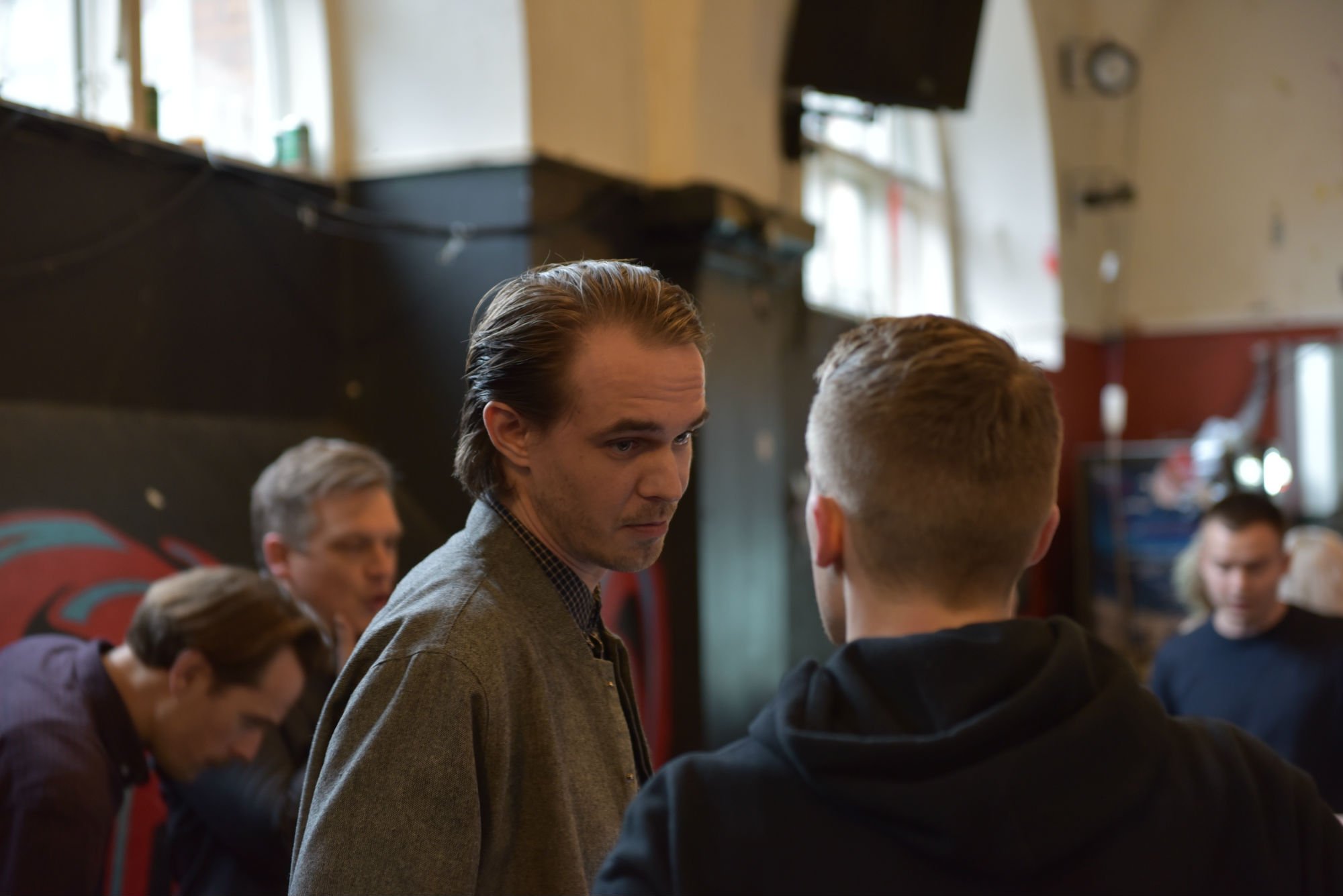 Mads Aagaard, kendt fra P1 Debat og Shitstorm, modererede debatten.