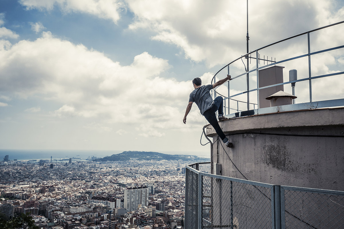 Der er mange veje til at få kroppen med i læringen og opnå en mere sanselig tilgang til kulturen. For eksempel kan man tage på byklatring og få et vertikalt perspektiv.  