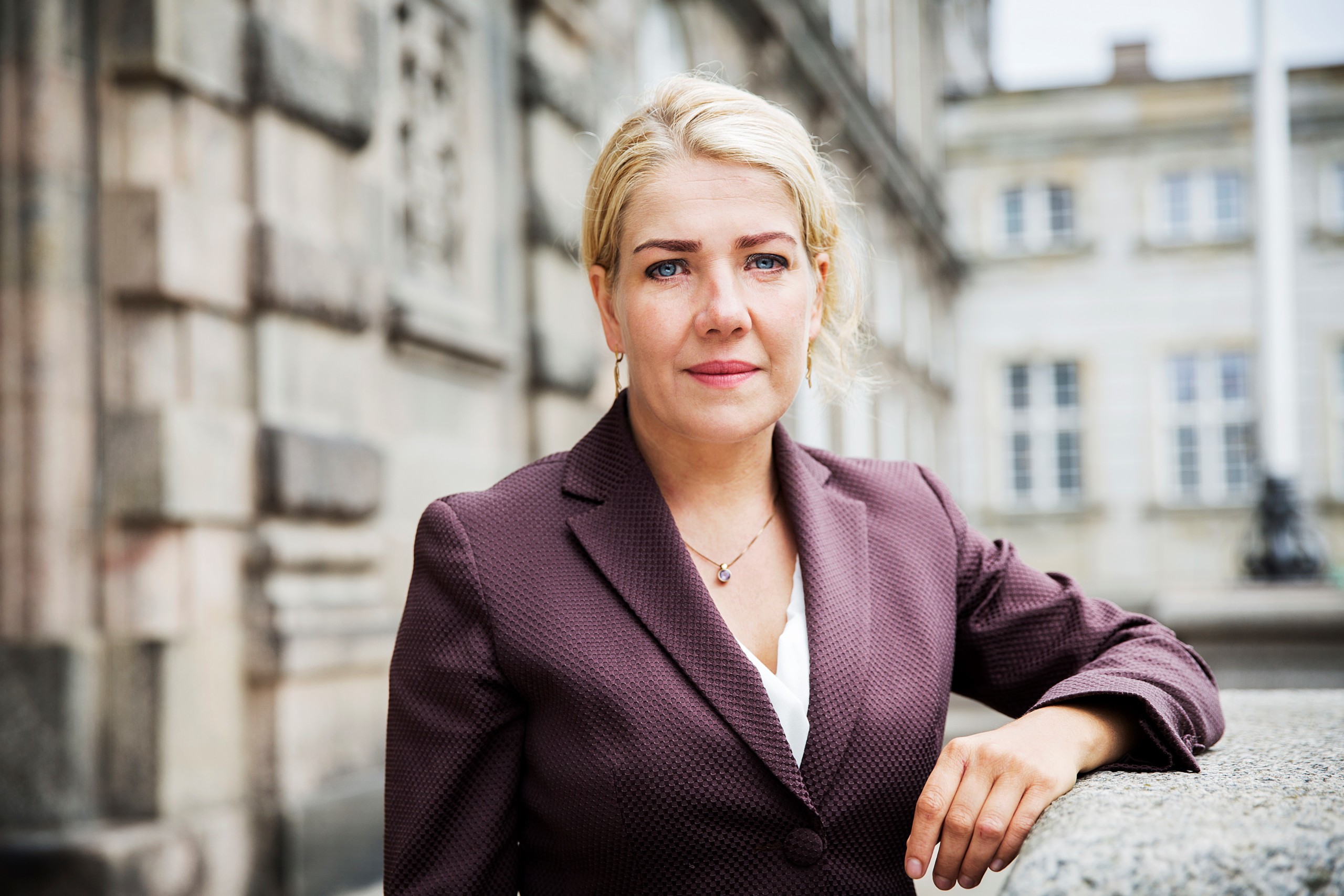 Camilla Gregersen, formand for DM, fatter ikke, hvorfor Danske Universiteter ikke kæmper for hjælpepakker til forsinkede forskertalenter.