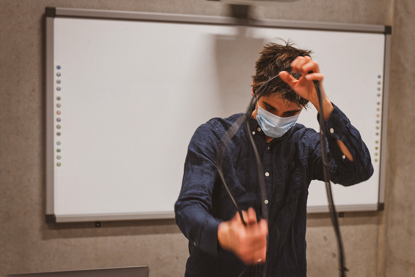 Hvor lang tid kan det tage at smække noget streamingudstyr op i et lokale? Rigtig lang tid, viser det sig.