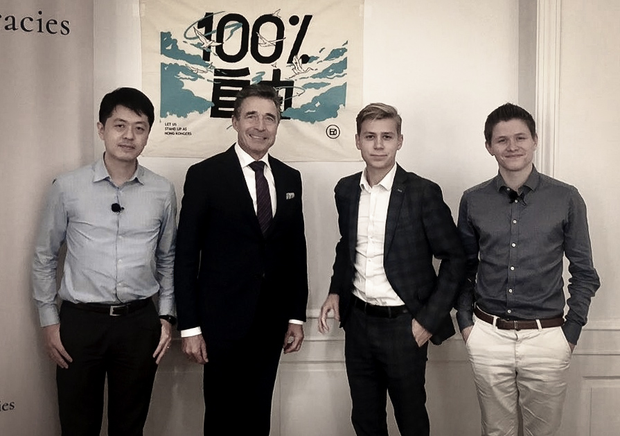 Ted Hui met up with the former Danish Prime Minister Anders Fogh Rasmussen (number two from the left) while he was in Denmark. The current Minister for Foreign Affairs, Jeppe Kofod, did not want to meet him.