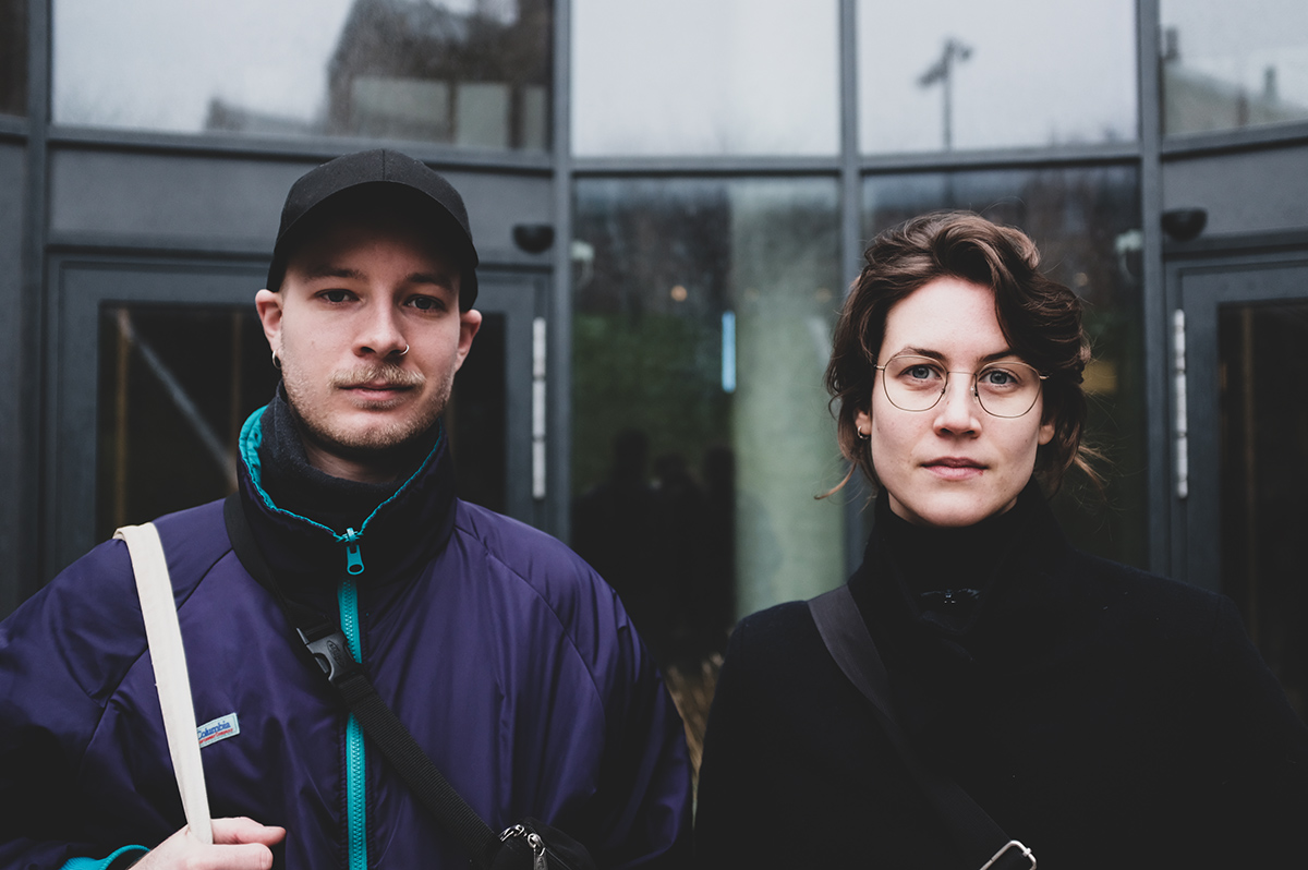 Christian Kensmark (tv.) og Astrid Hellemann, der begge studerer Psykologi på Københavns Universitet, har sammen med 11 medstuderende kortlagt en markant udvikling i deres pensumlitteratur over de seneste fem år.