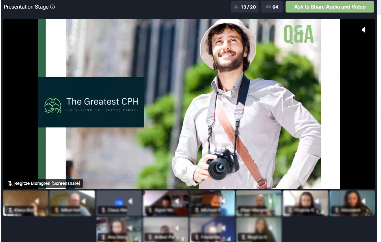 Under Copenhagen Sustainability Challenge fremlægger en gruppe deres ide til en mere bæredygtig turisme i København. De indleder med en historie om en tysk turist iklædt bøllehat.