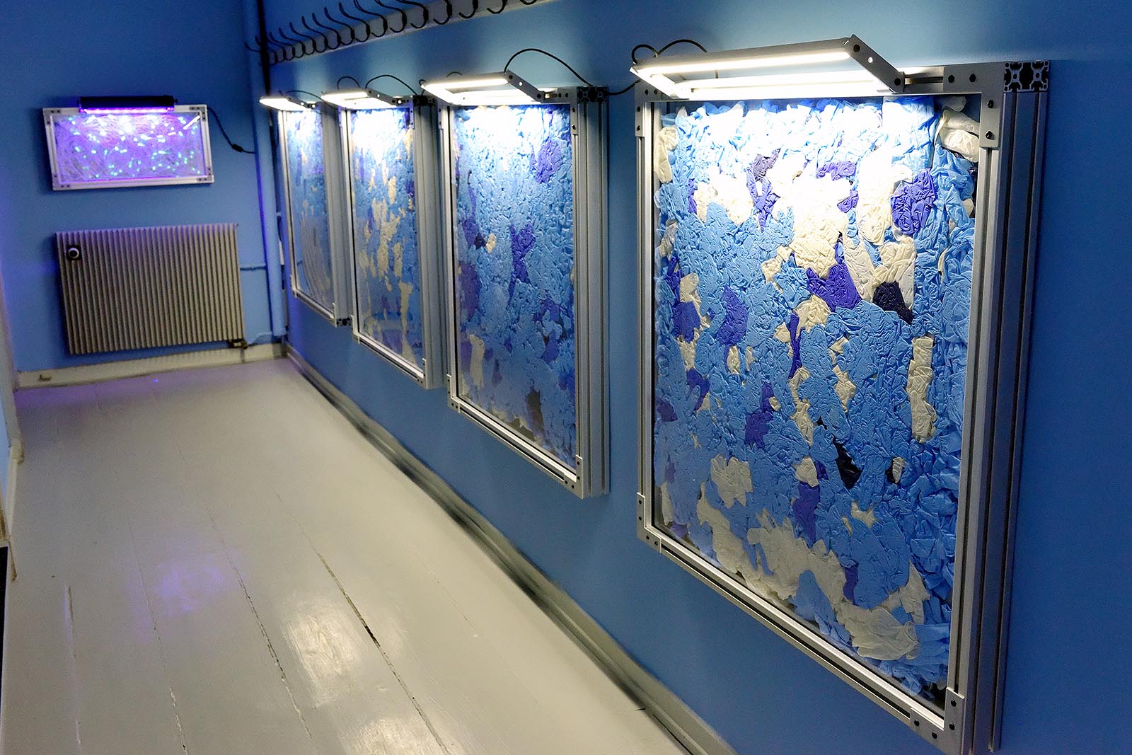 3,000 pairs of latex gloves, which were used for COVID-19 testing in a single day at the start of the pandemic. With the current, increased test capacity, hundreds of thousands of pairs are used every day.  