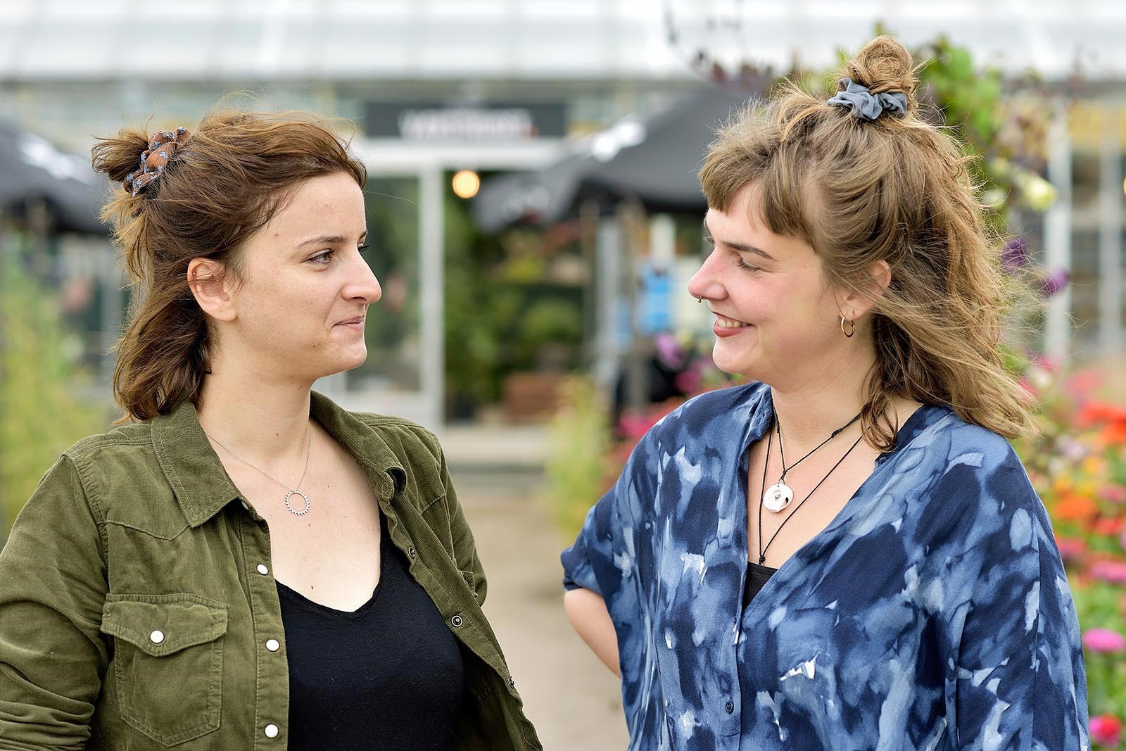 Anaëlle Fait and Helena Leinweber are deliberately keeping their science educational podcast episodes low-tech and authentic.