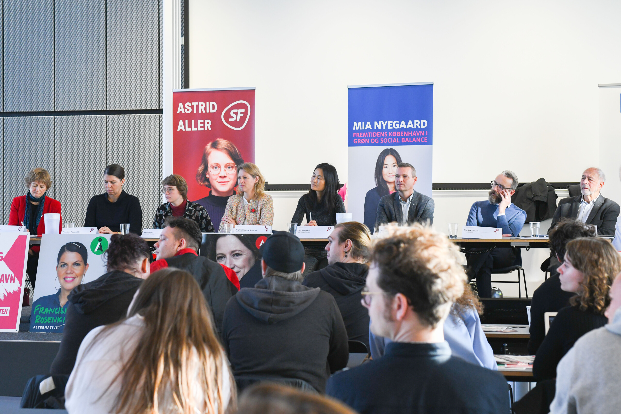 Politikere fra helt spektret - helt fra Enhedslisten og Alternativet til Dansk Folkeparti - deltog i debatten.