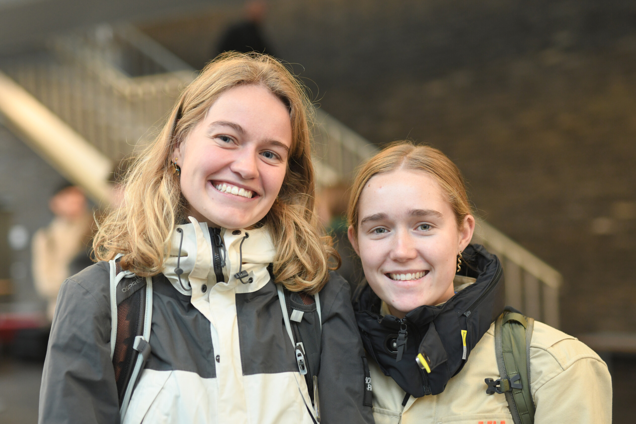 Økonomistuderende Frederikke Veggerby Andersen og Eja Eschricht.