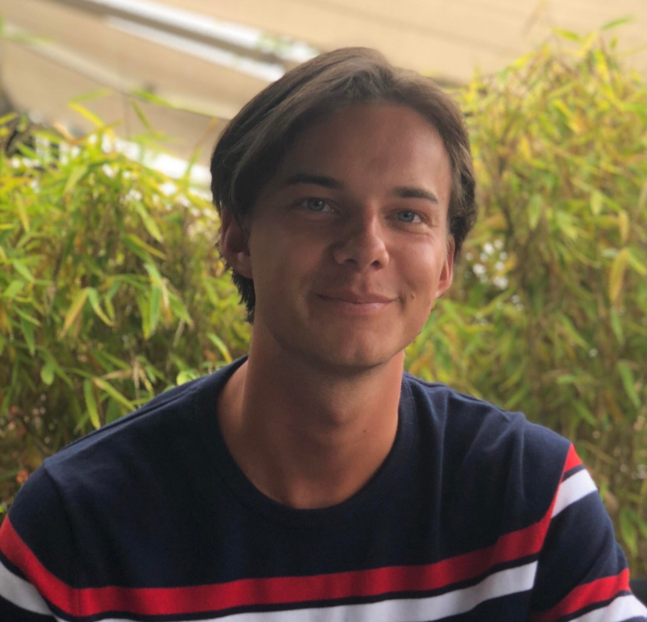 Jonatan Lipczak Nielsen har to gange gået i sommerskole på Københavns Universitet.