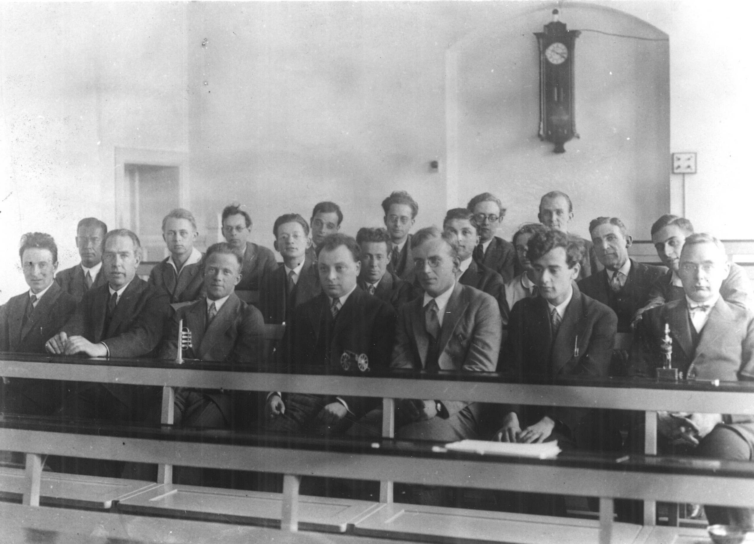 Der kom et trut fra legetøjstrompeten forrest på billedet, når Bohr og hans kollegaer - heriblandt fire kommende nobelprismodtagere - var begejstrede for, hvad der blev sagt til Københavnerkonferencen i 1930

