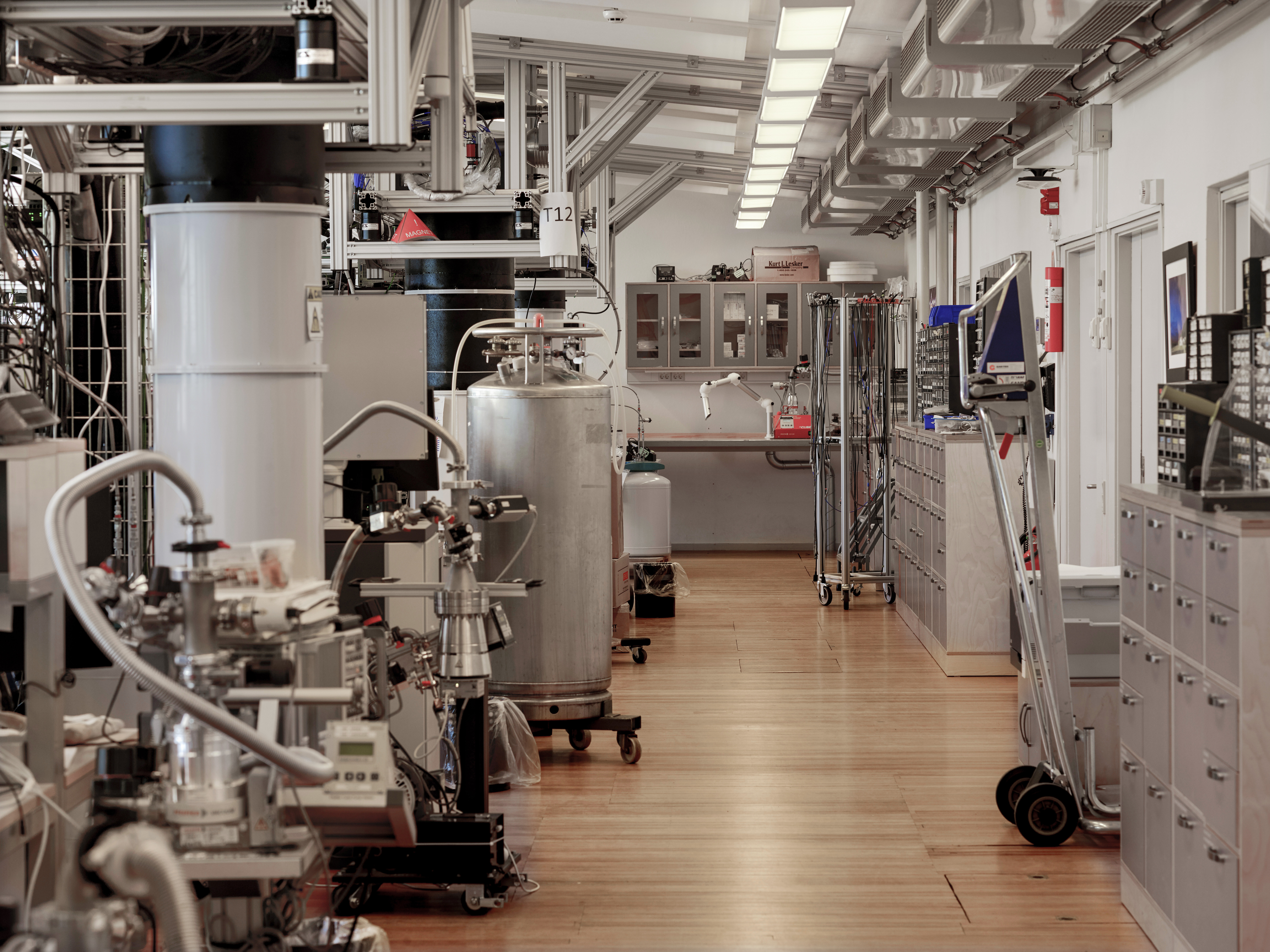 »Den del af atomkernen, som de arbejdede med dengang, er ligesom på plads. Så nu er vi gået videre og arbejder med det, der skal forme fremtiden,« lyder det fra professor Anja C. Andersen