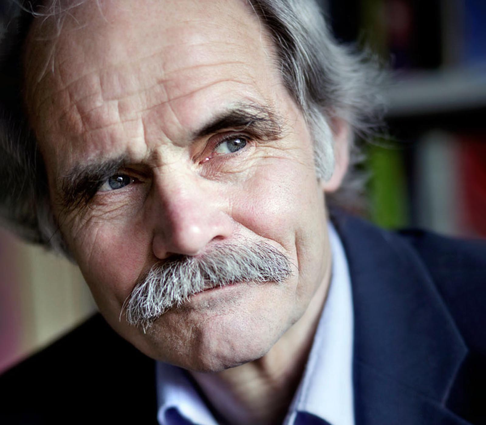 Helge Stjernholm Kragh har været ualmindelig produktiv som forskningsformidler igennem sit 78-årige liv, og nu har han vundet en pris for sin indsats.