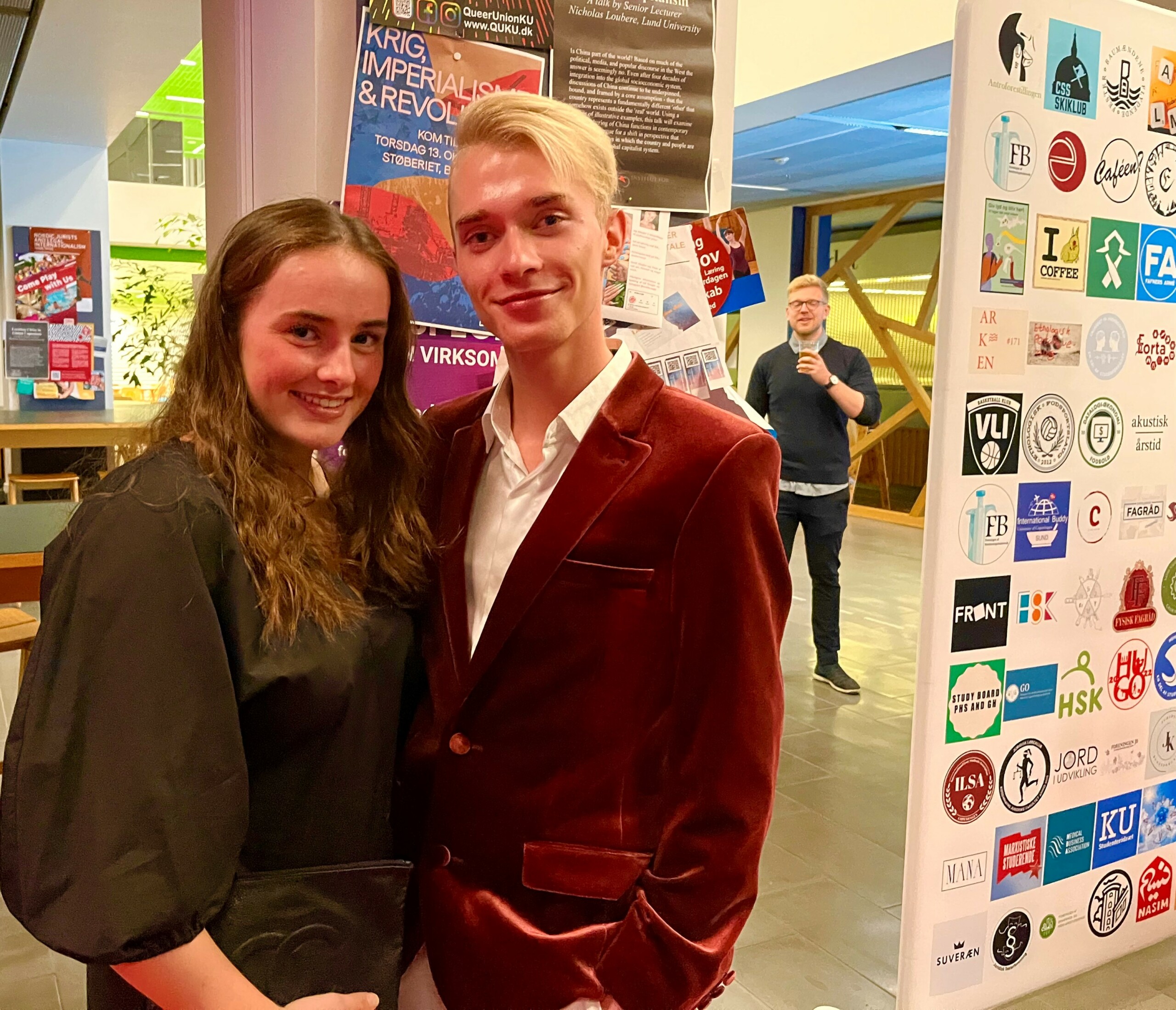 Hannah Krohn Thrane og Christian Thomsen forsøger at sætte fokus på løn, arbejdsvilkår, barsel og bestyrelsesposter til kvinder gennem deres arbejde i Kvindelige Jurister