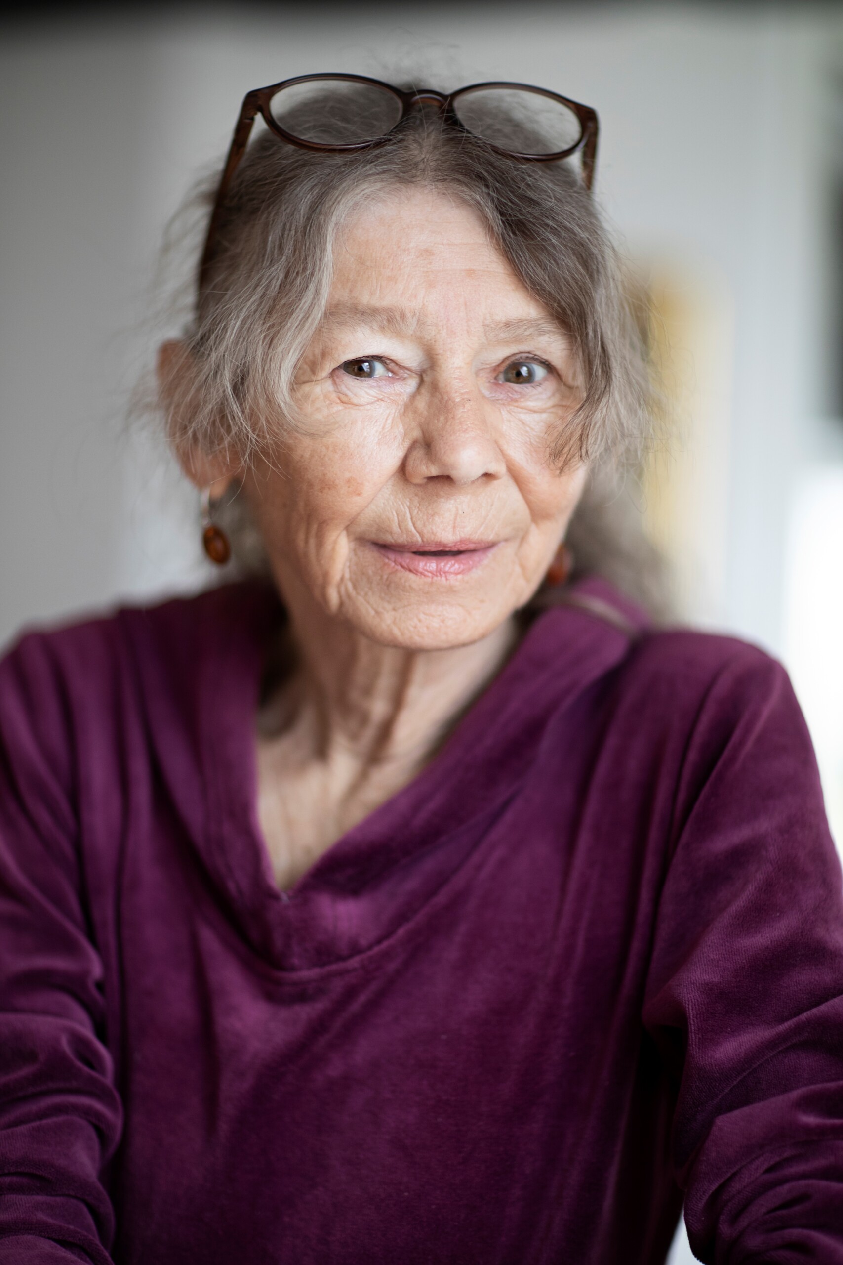 Gitte Meyer var en del af den første årgang på Det Fri Gymnasium, men droppede ud efter to år, fordi hun var »træt af de forkælede overklasseløg, der gik der«. Samtidig blev hun aktiv i det dengang meget venstreorienterede Danske Gymnasieelevers Sammenslutning.