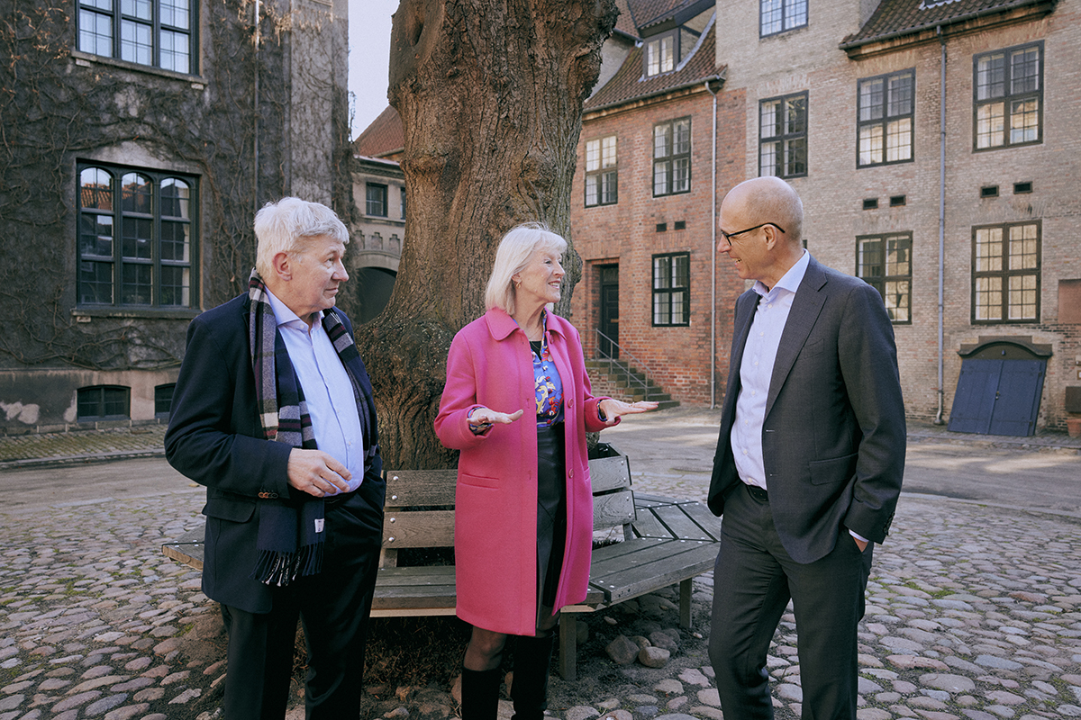 Forhenværende rektorer Ralf Hemmingsen og Linda Nielsen og nuværende rektor Henrik C. Wegener.
