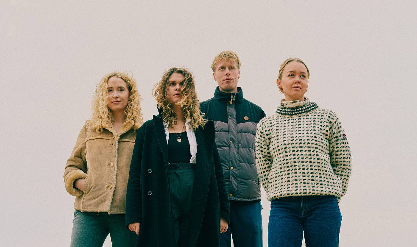 Cora Annamaiya Norling, Rosa Wernblad, Oliver Munch og Emilie Bruun læser forskellige fag, men deler en stor entusiasme for det, der skjuler sig under havoverfladen.