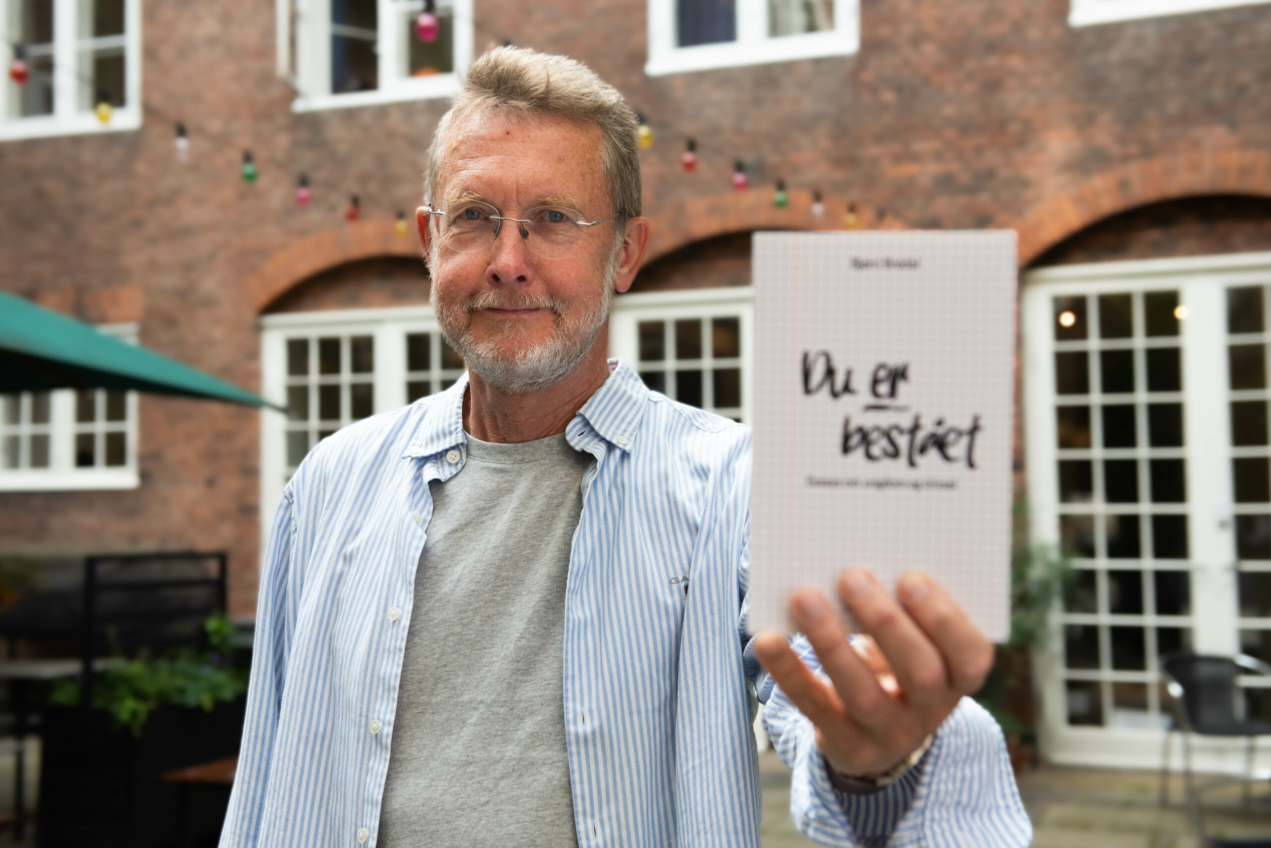 Bjørn Bredal udkommer i dag med essaysamlingen 'Du er bestået – Essays om ungdom og trivsel'. Informations Forlag, 212 sider. 