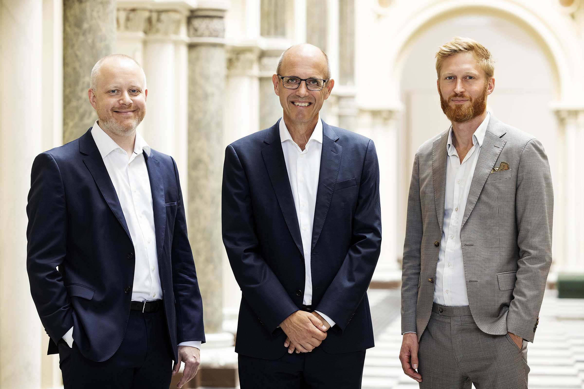 David Dreyer Lassen (tv) er prorektor for forskning. Henrik C. Wegener (m) er rektor. Kristian C. Lauta er prorektor for uddannelse