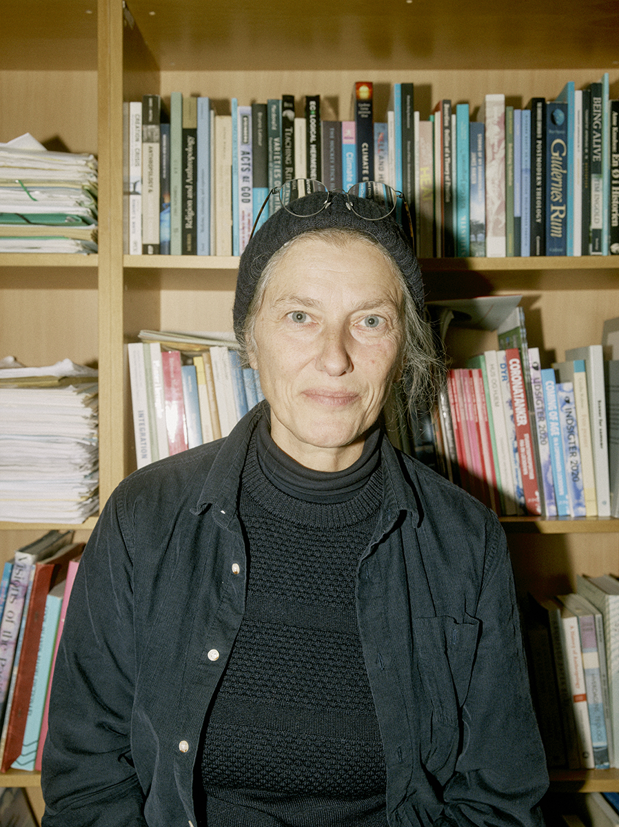 »We've retreated indoors to the point where we no longer have much interaction with the rest of the world.« This is something that Cecilie Rubow has written a book about.