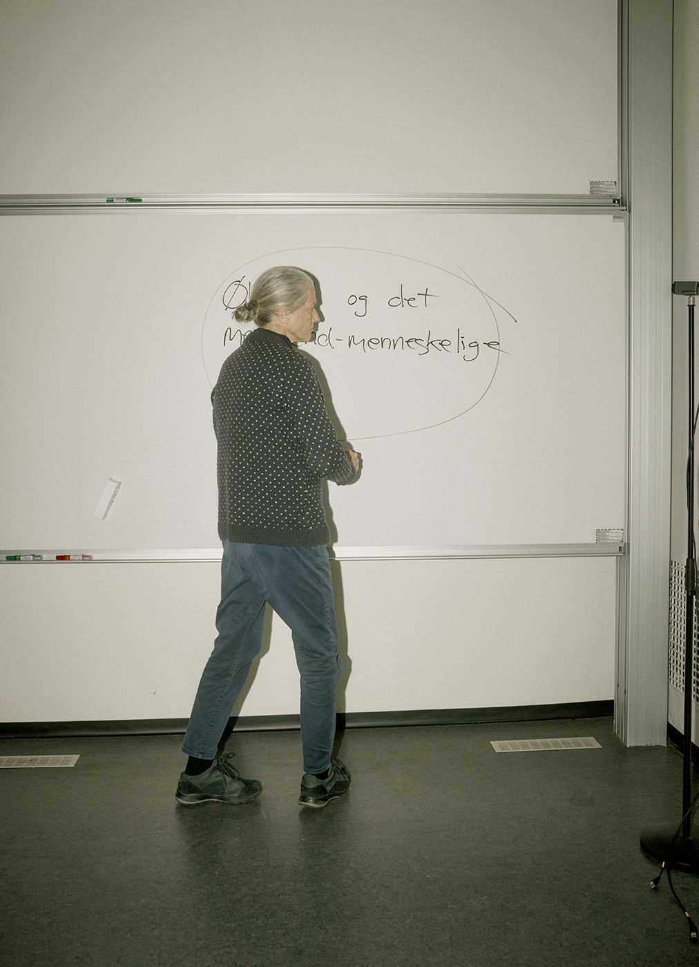 'Ecology and the more-than-human', Cecilie Rubow writes on the board. She was born in 1966 and taught for the first time 30 years later as an anthropology graduate from Aarhus University.