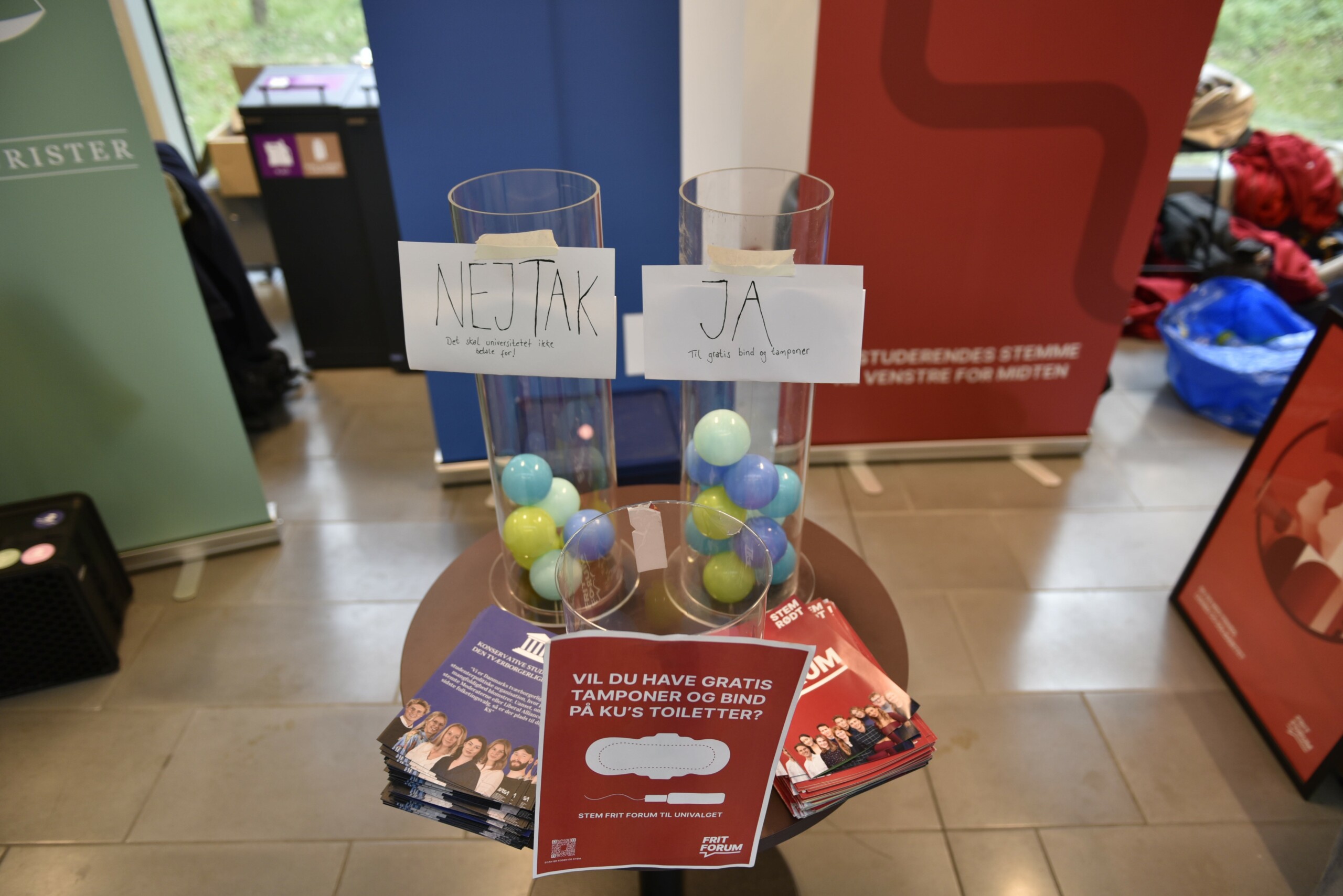 Stemmesystemet, Konservative Studerende og Frit Forum har konstrueret, hvor man kan stemme, om man er for eller imod gratis hygiejneprodukter på KU.