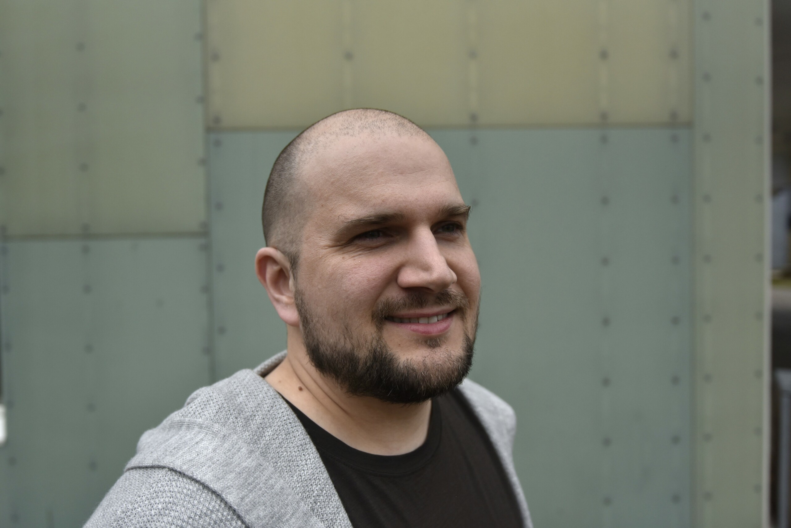 Christian er 35 år og kan derfor ikke forstå, at der ikke er opfundet en teknologisk løsning på det problem, som også eksisterede, da han selv var ung.