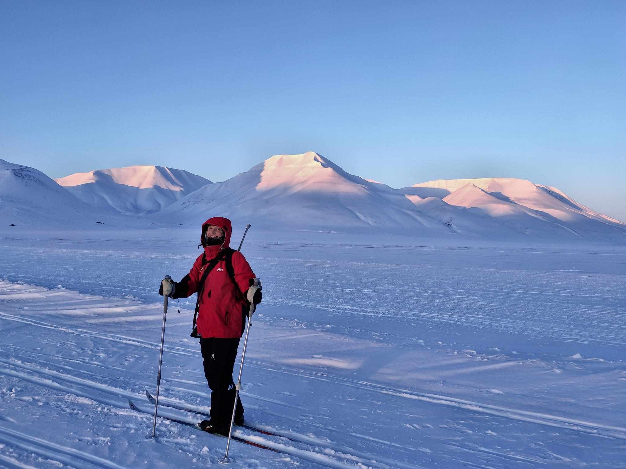 Isabella Rosenberg Jørgensen tager tre kurser i Svalbard, nemlig Arctic Winter Ecology, Permafrost and Periglacial Environments og The Marine Cryosphere and it's Cenozoic History.