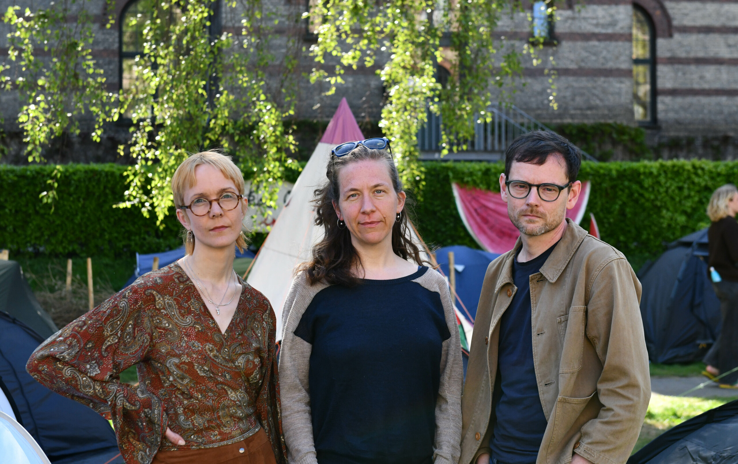 Fra venstre: ph.d.-studerende Frida Sandström, postdoc Eva la Cour, professor Mikkel Bolt - alle ansat ved IKK. 