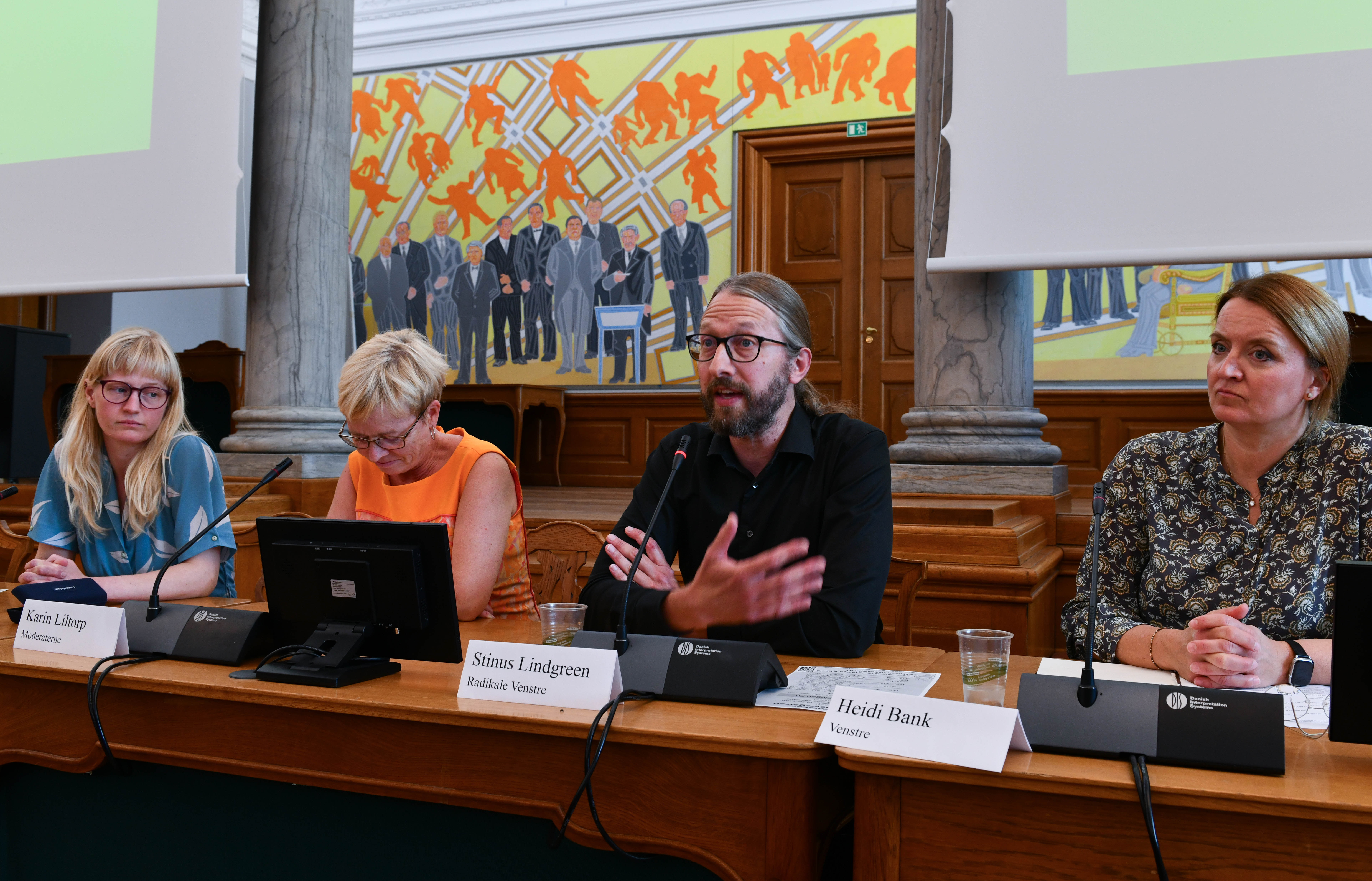Forskningsordførerne fra venstre: Anne Hegelund (Ø), Karin Liltorp (M), Stinus Lindgren (RV) og Heidi Bank (V). 