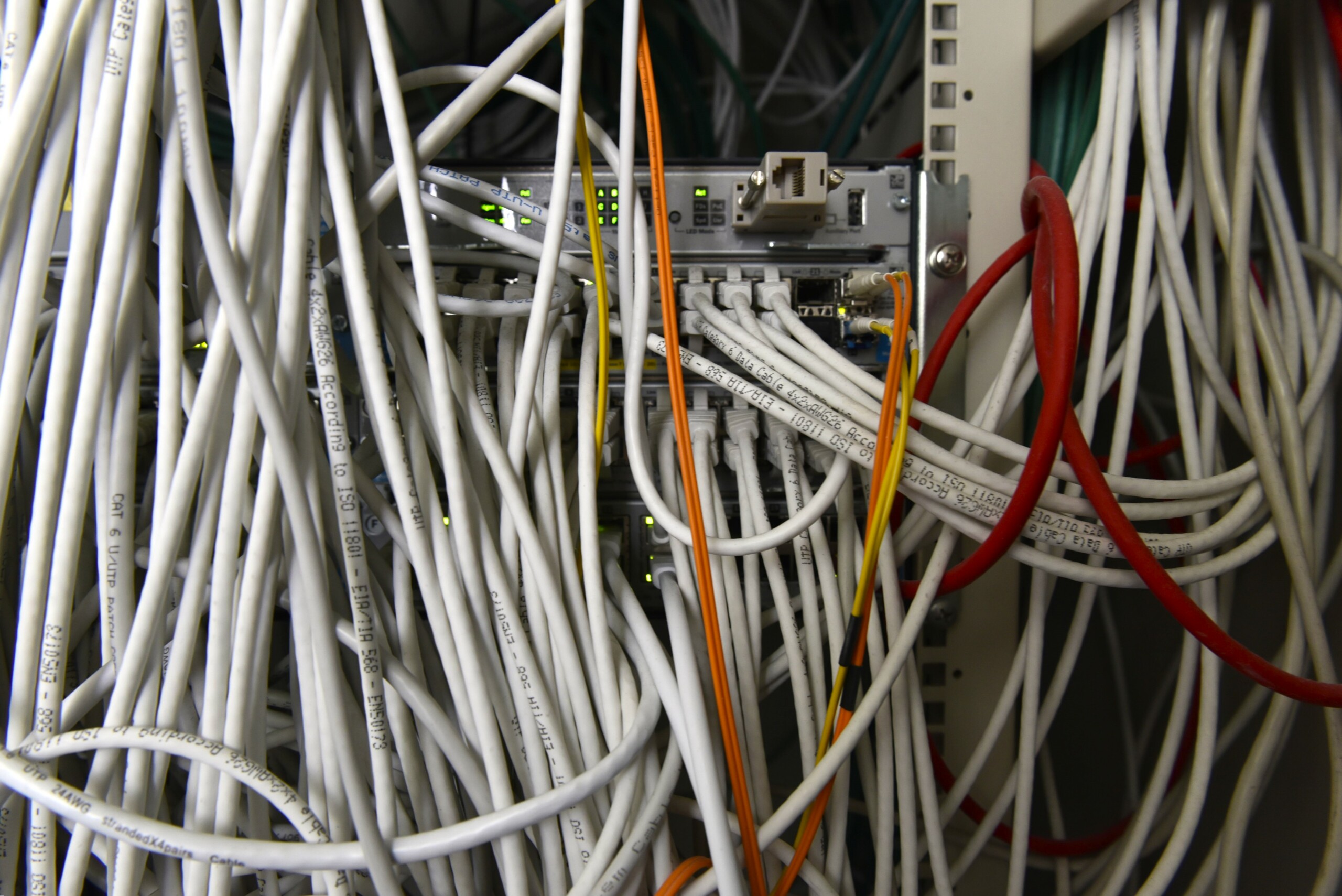 Det var en ansat, der opdagede den alvorlige fejl, som nu er blevet meldt ind til Datatilsynet. På billedet ses en af universitetets mange computerservere.