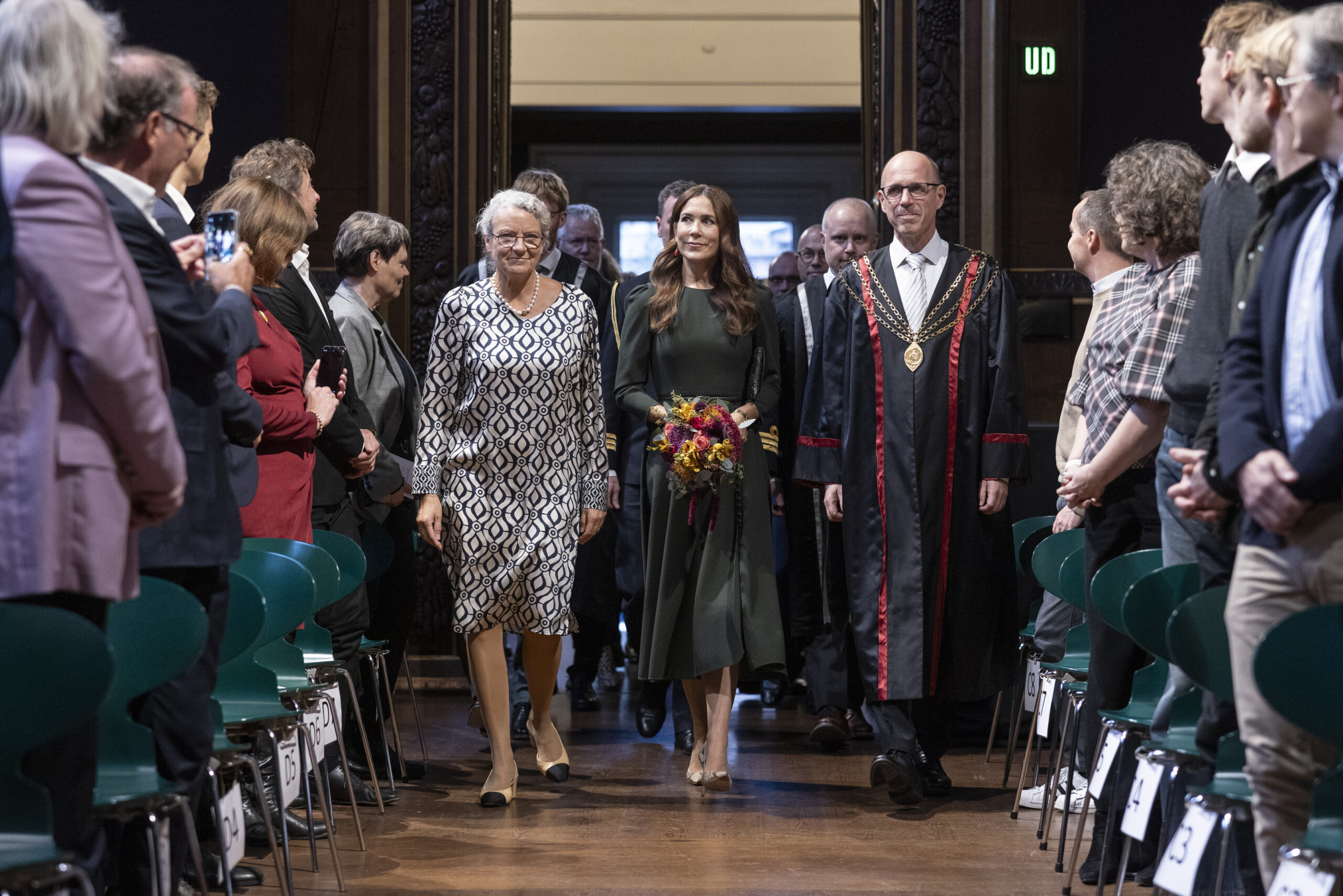 Merete Eldrup, Dronning Mary og Henrik Wegener til årsfesten 2024. 