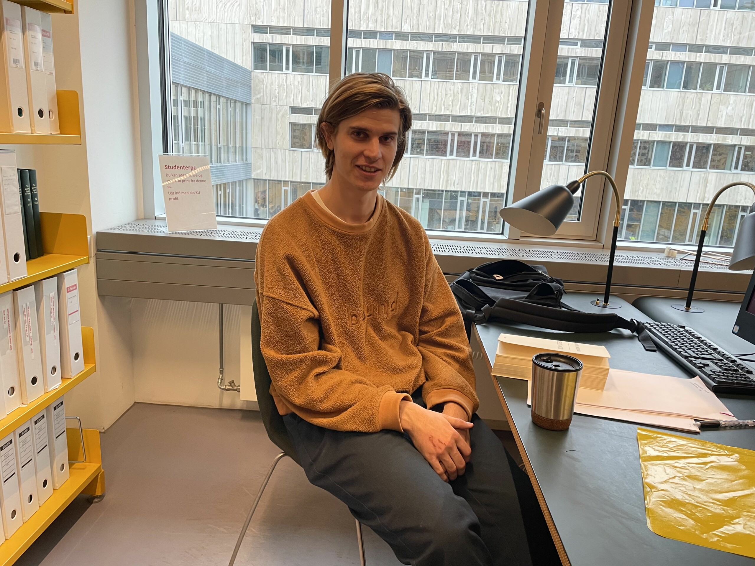 Sebastian Dohn is a student of philosophy on his third semester.