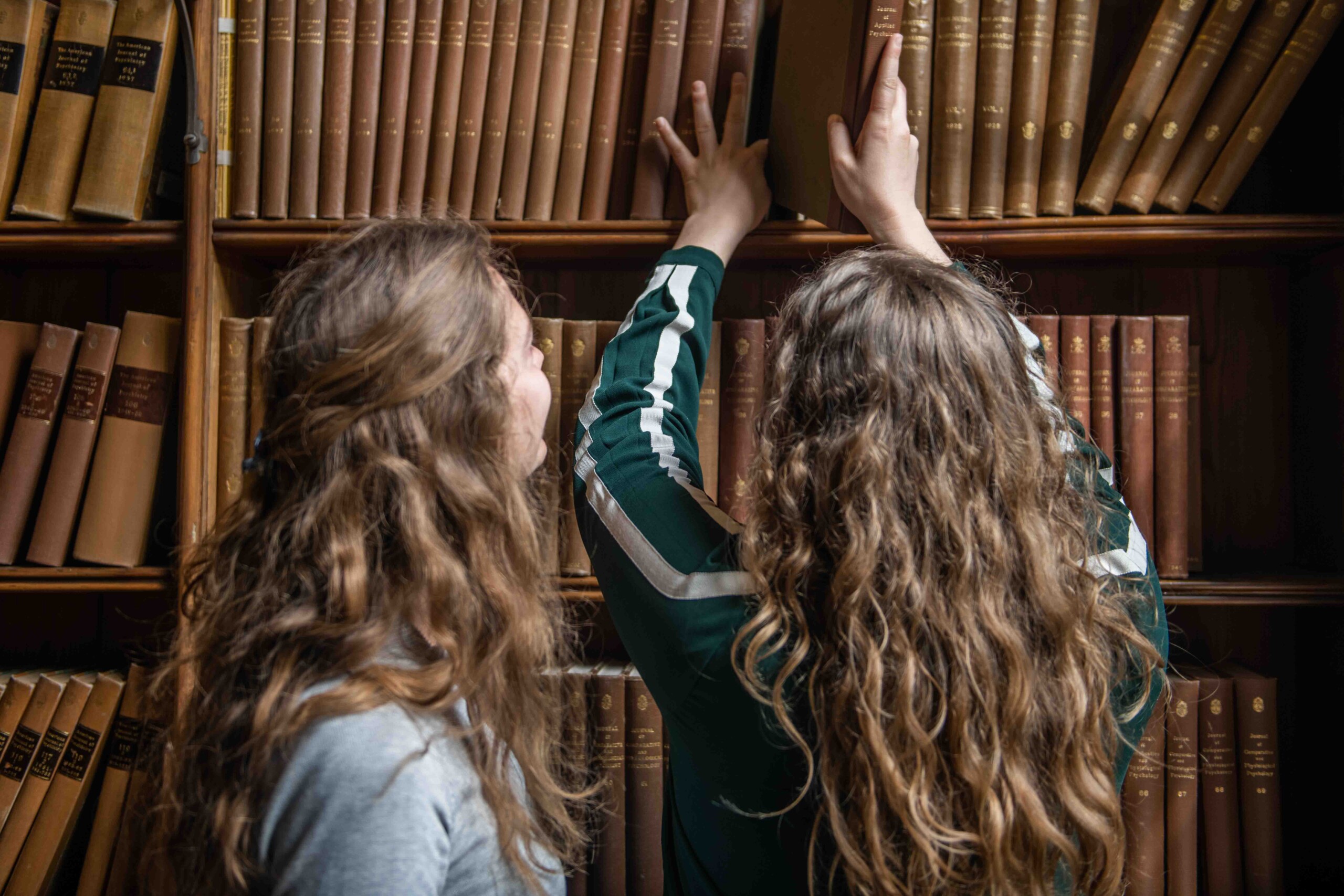 Slut med at samle støv ... Specialer skal frem i lyset og fejres.