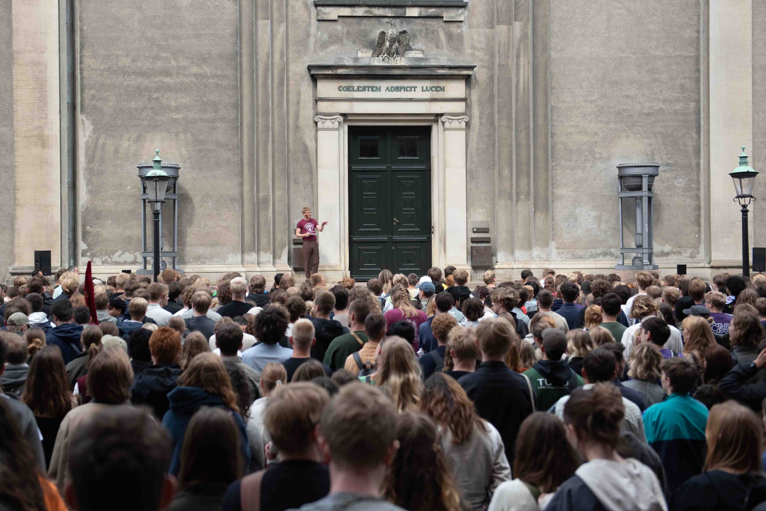Hvilke kandidatuddannelser kommer KU's studerende til at møde i fremtiden? Her byder prorektor for uddannelse Kristian C. Lauta nye studerende velkommen ved immatrikulationen 2025.