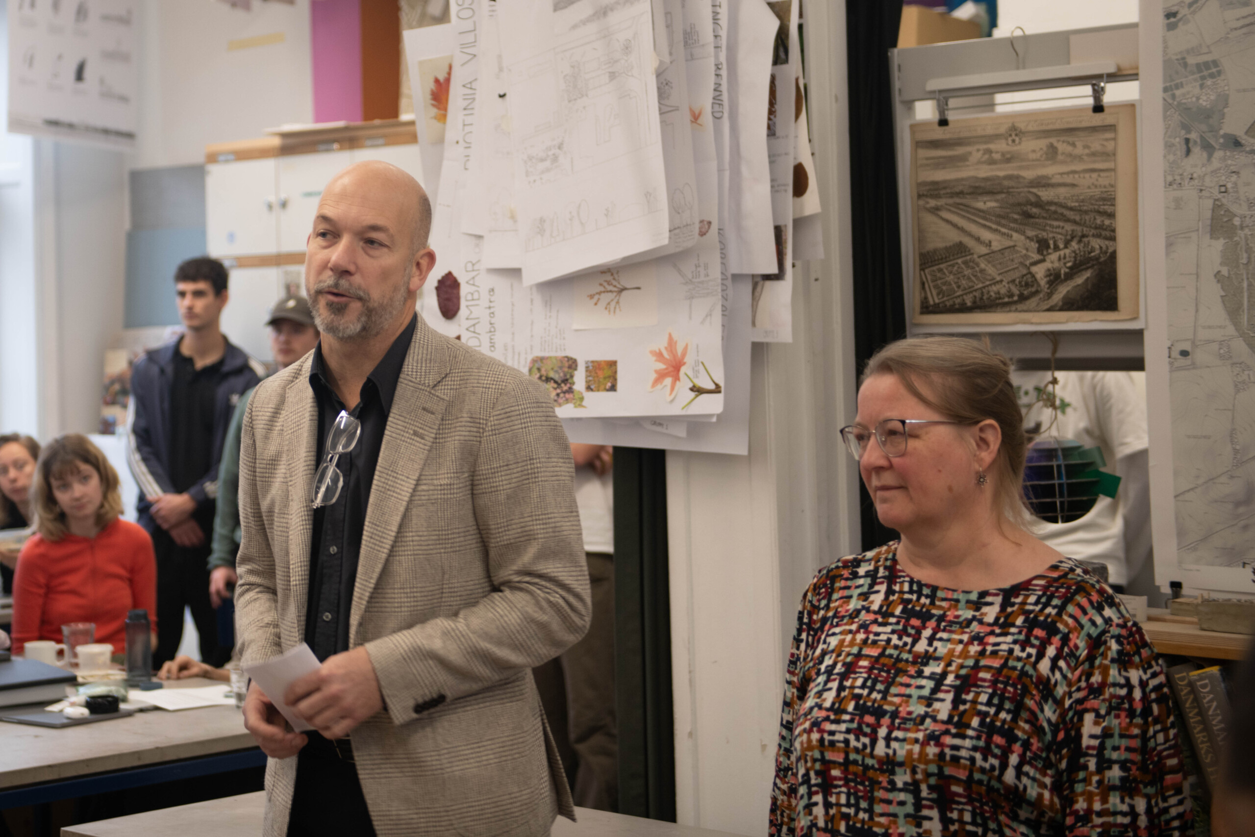 Prodekan for uddannelse på SCIENCE, Andreas de Neergaard (tv.) og institutleder på IGN, Vivian Kvist Johannsen, svarer på spørgsmål fra de studerende.