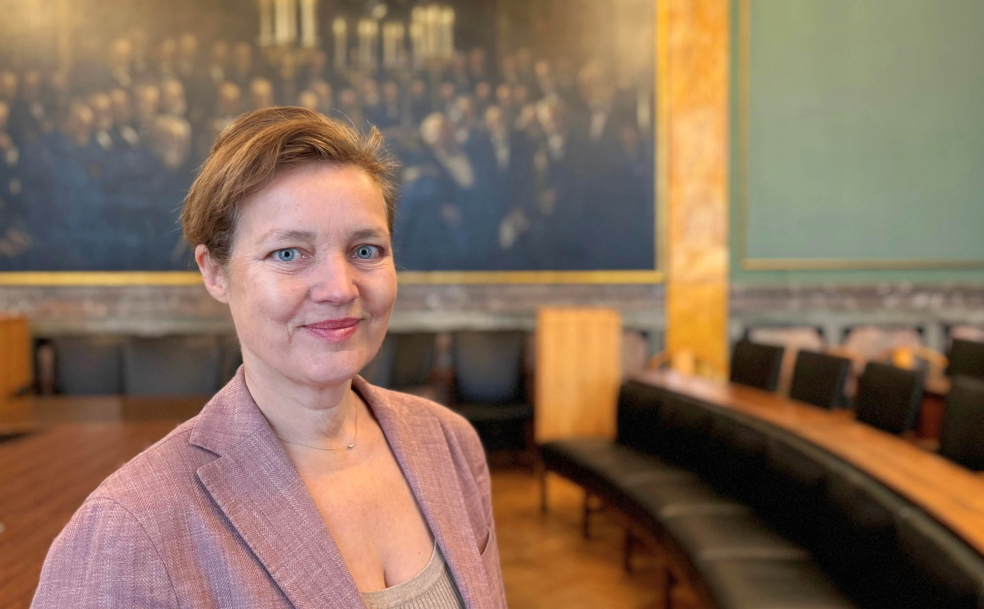 Professor Vibe Gedsø Frøkjær i Videnskabernes Selskabs lokaler, hvor hun 22. april vil modtage en pris, der kan fremme hendes forskning.