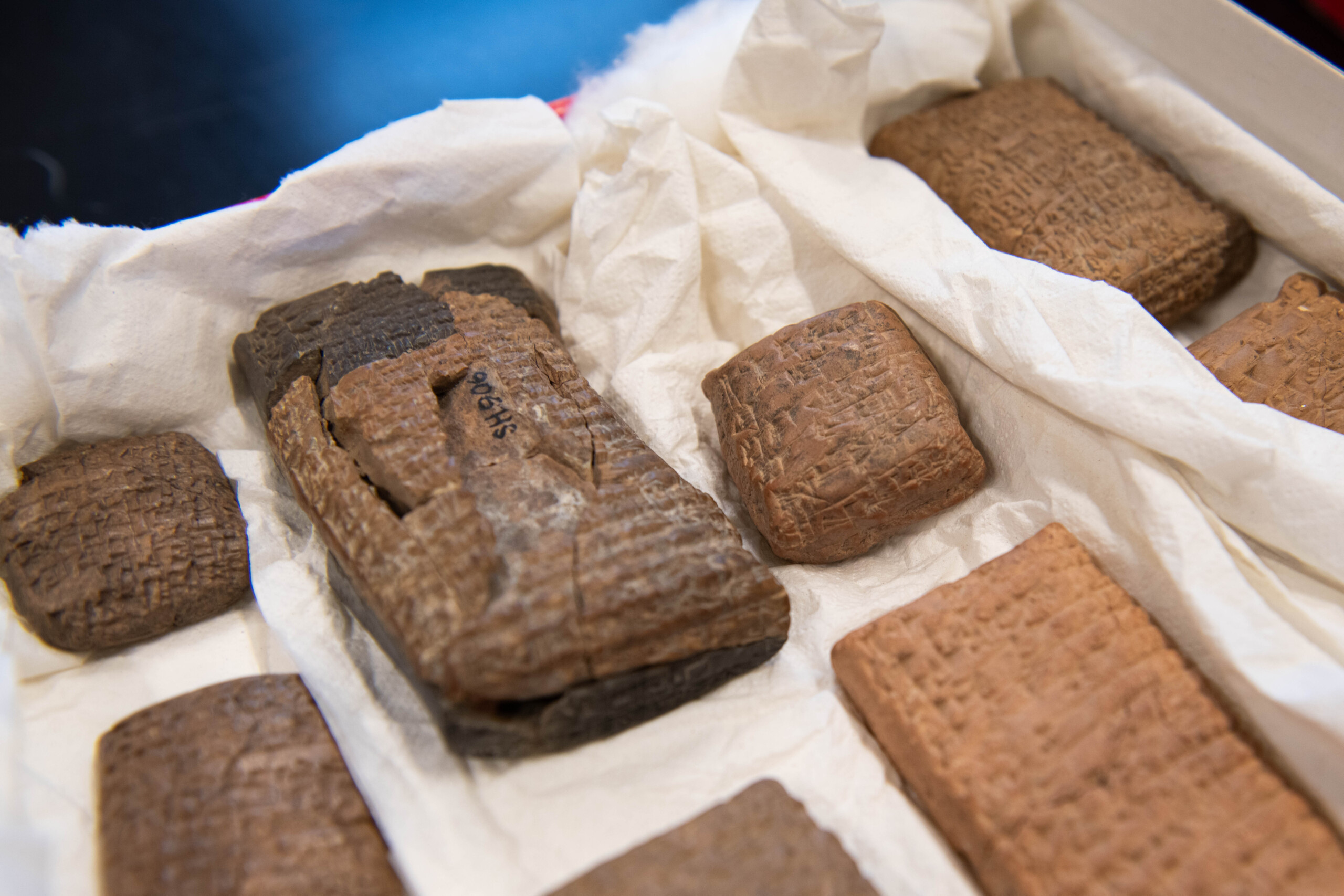 Et udpluk af de tavler, der er på udlån fra Nationalmuseet og stammer fra danske udgravninger i Irak. 