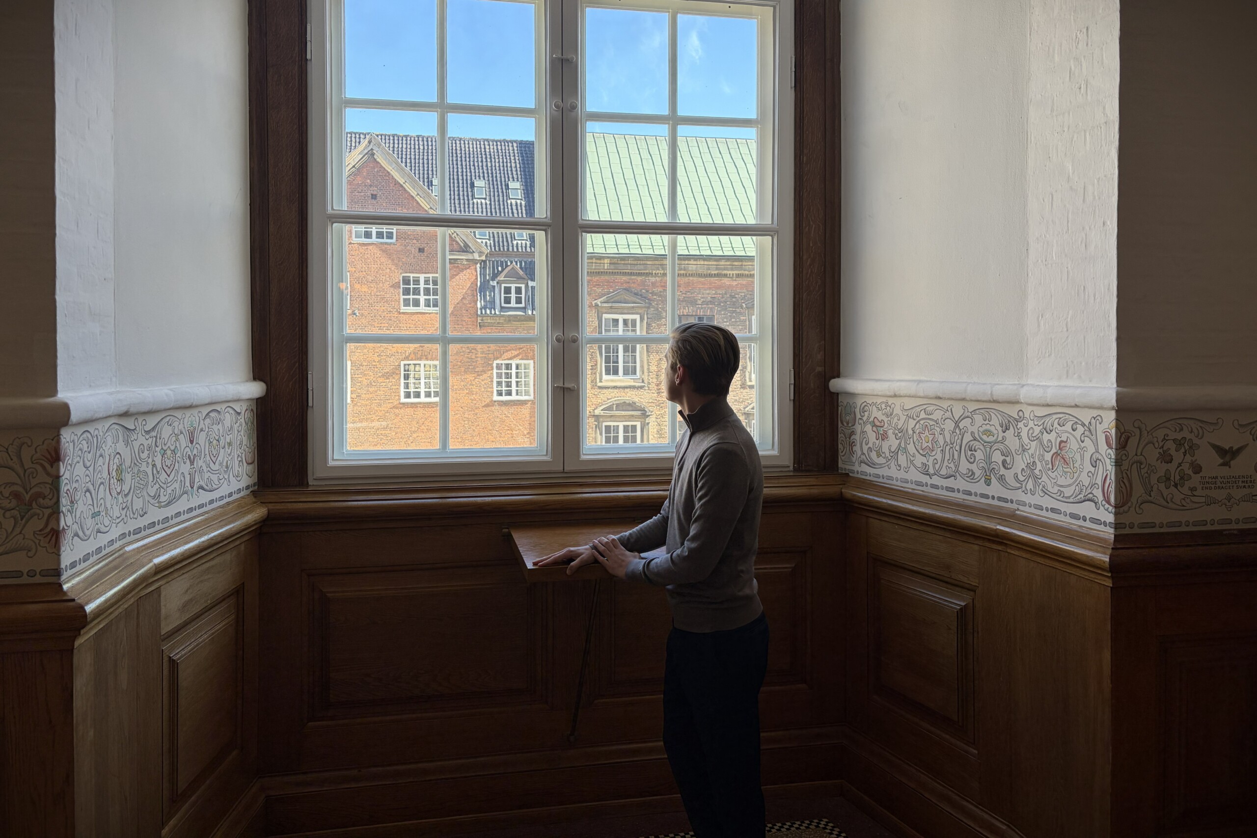 Thomas Rohdens politiske karriere startede i SF's ungdomsparti, SFU. Men spørgsmålet om offentlig økonomi trak ham hurtigt i retning af Radikal Ungdom.