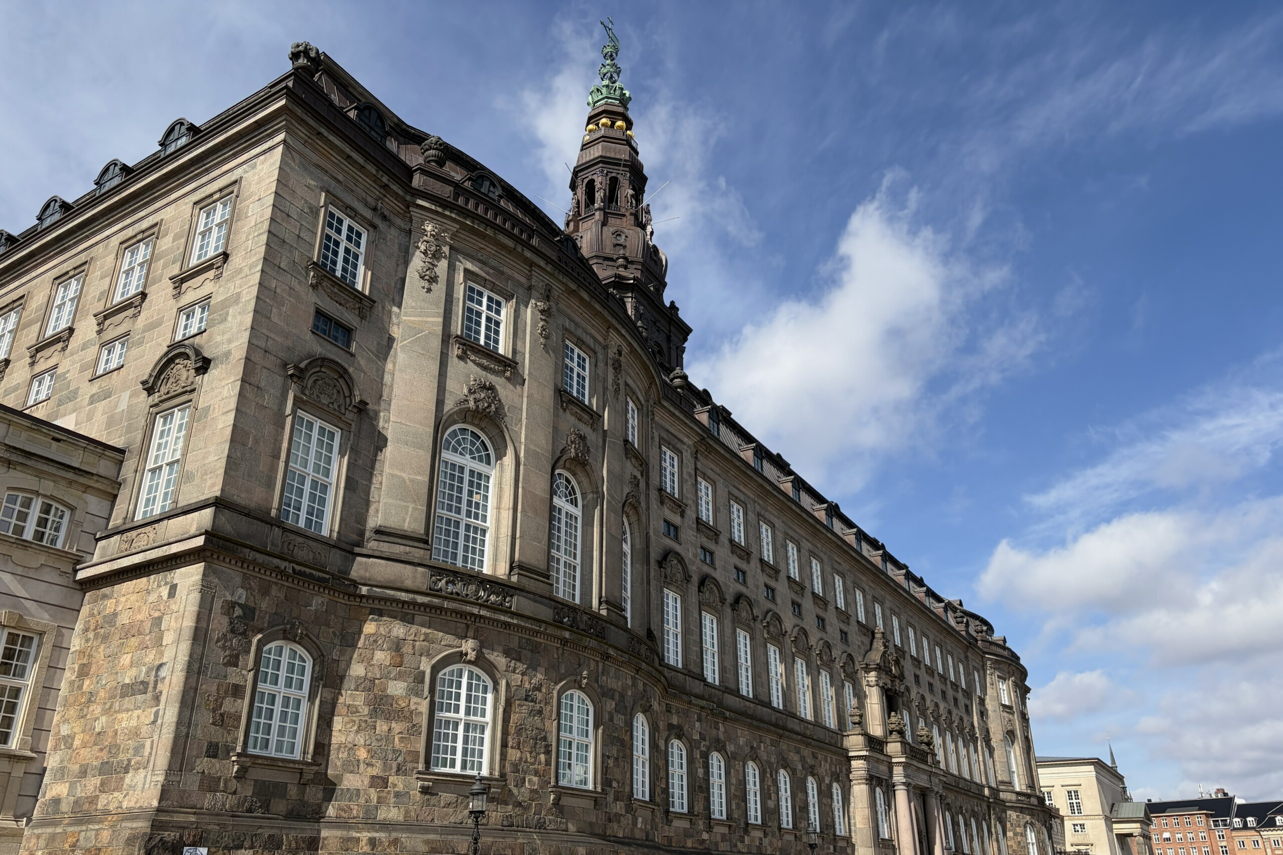 Thomas Rohden ser frem til at få tildelt et eller flere ordførerskaber, men han er i venteposition, da hans parti er med i forhandlingerne om en ny regering.