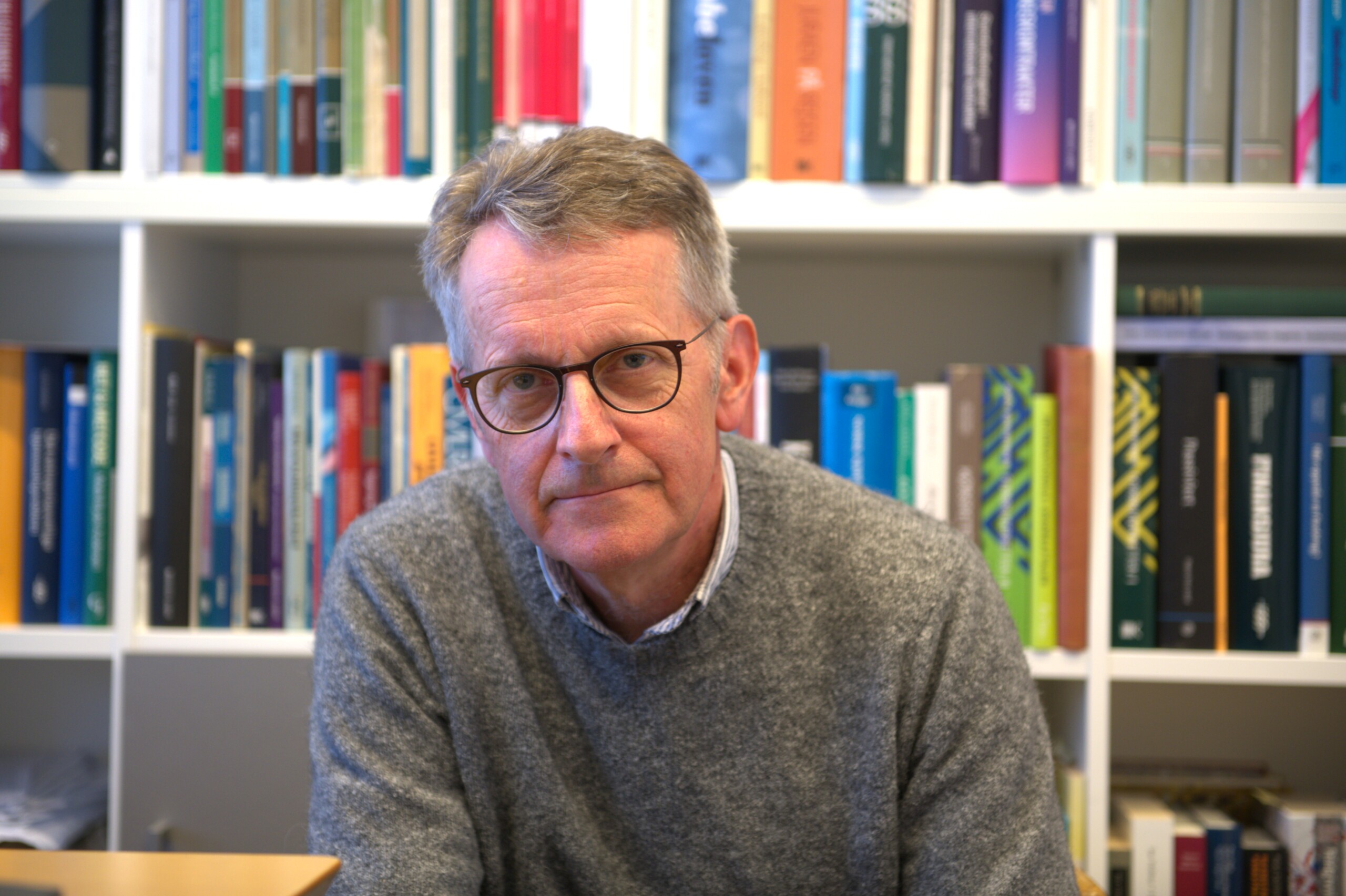 »I flere og flere tilfælde oplever vi, at de folkevalgte vil én ting, og menneskerettighedsdomstolen vil noget andet. Og det er domstolen, som bestemmer,« siger Mads Bryde Andersen. 