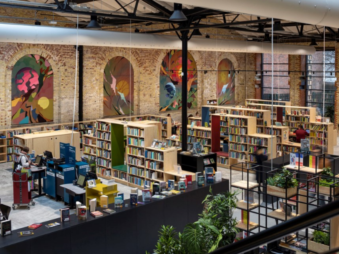 Nørrebro bibliotek er et aktivt hus, men med god mulighed for at finde en læseplads.
